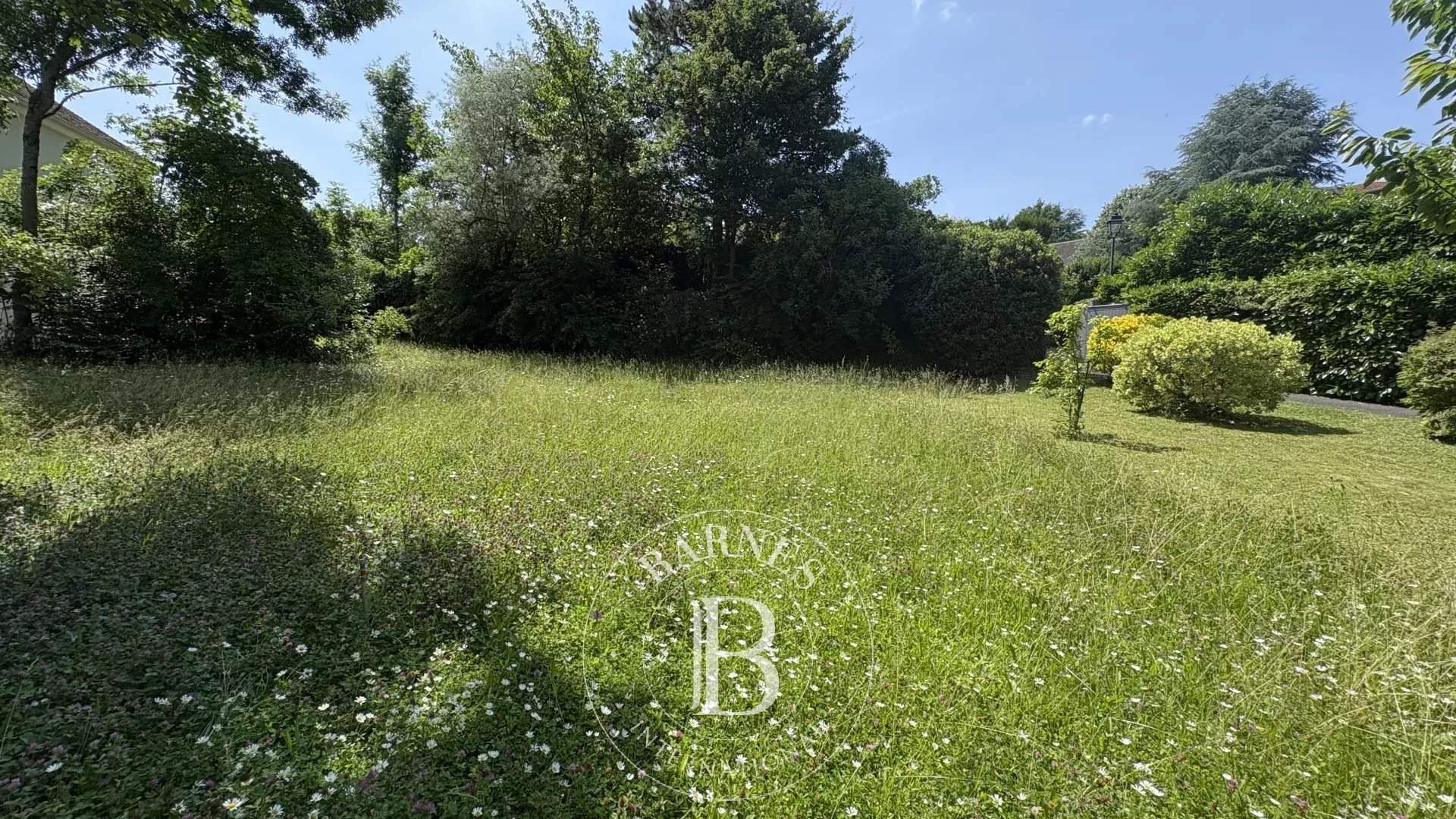 Saint-Germain-en-Laye  - Terrain constructible  - picture 1