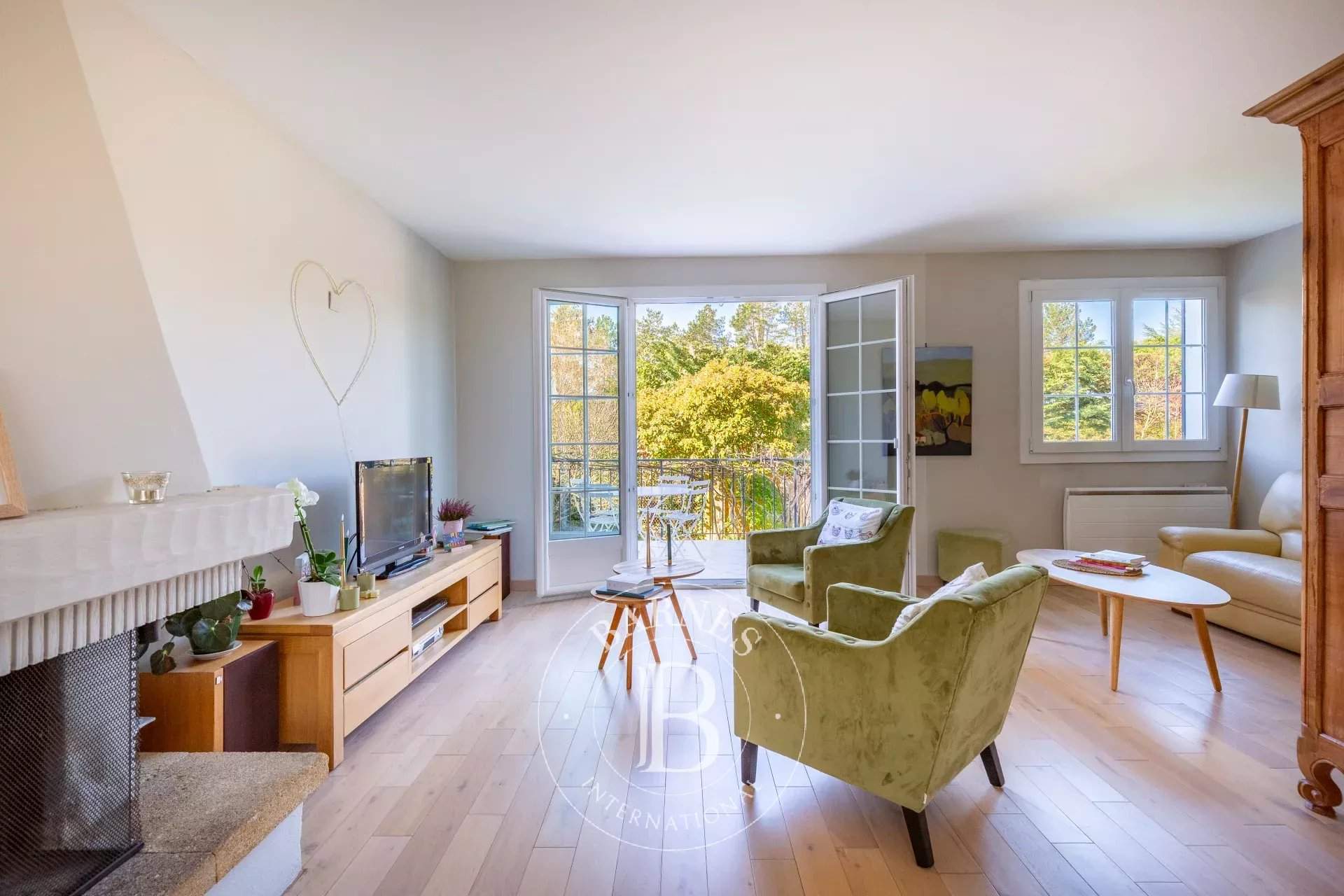 Saint-Germain-en-Laye  - Maison 6 Pi&egrave;ces 4 Chambres - picture 5