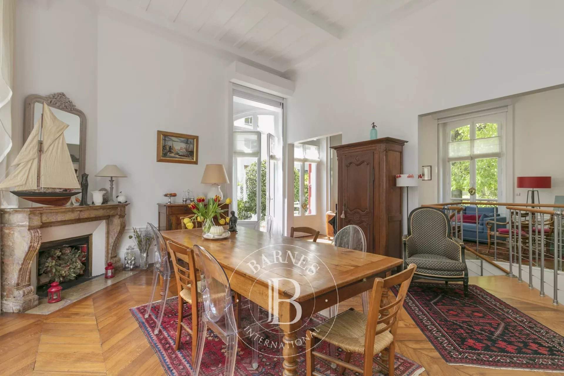 Saint-Germain-en-Laye  - Appartement 6 Pièces 2 Chambres - picture 2