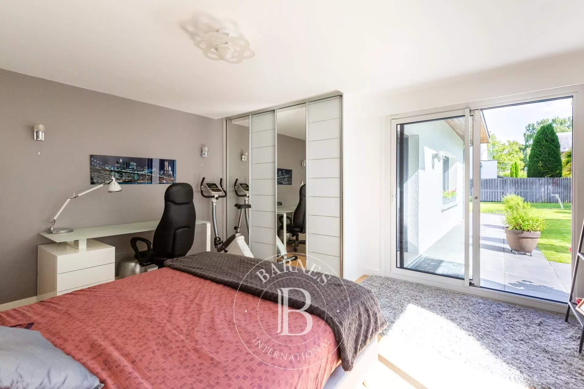 Saint-Germain-en-Laye  - House 5 Bedrooms - picture 11