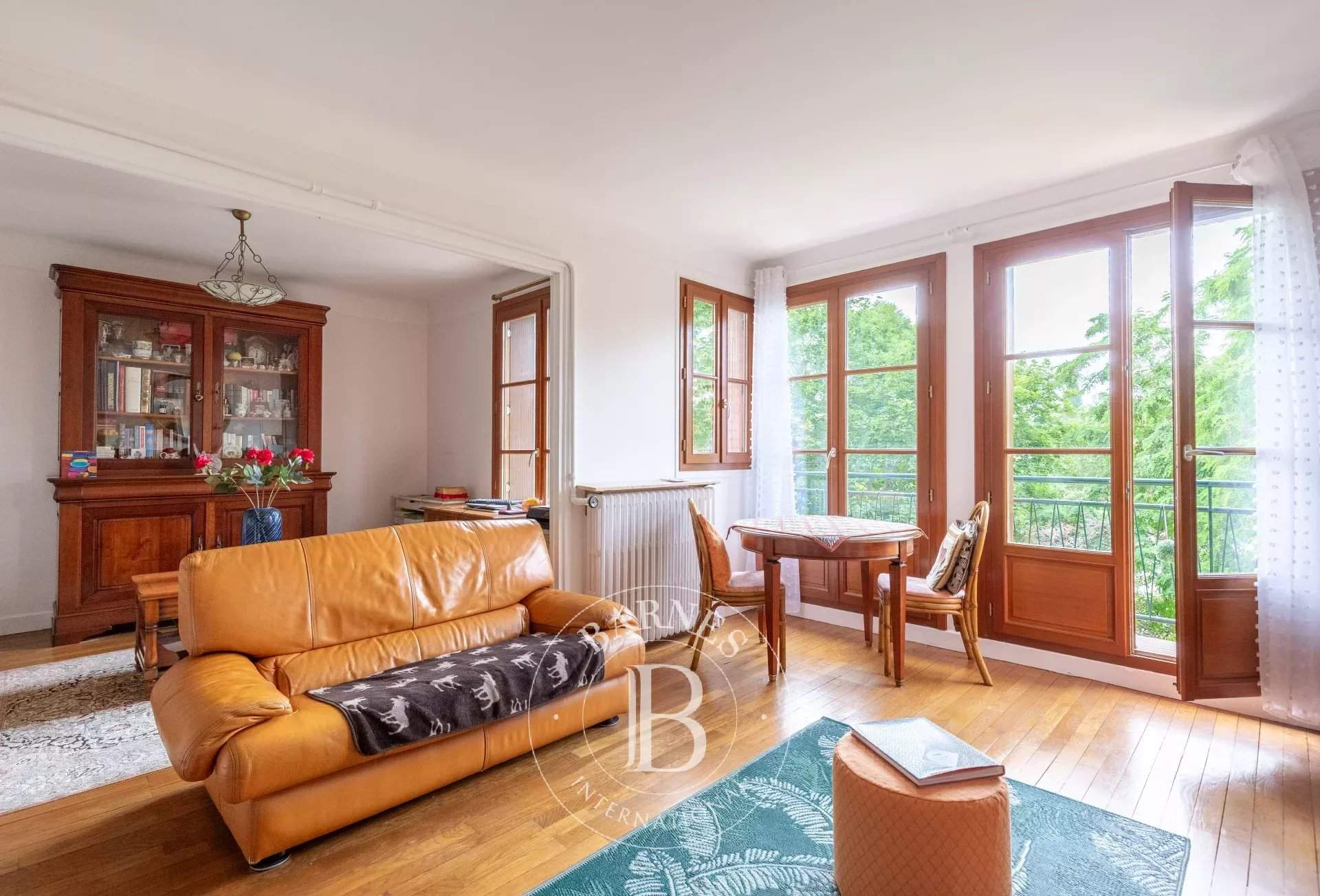 Saint-Germain-en-Laye  - Appartement 3 Pi&egrave;ces 2 Chambres - picture 3