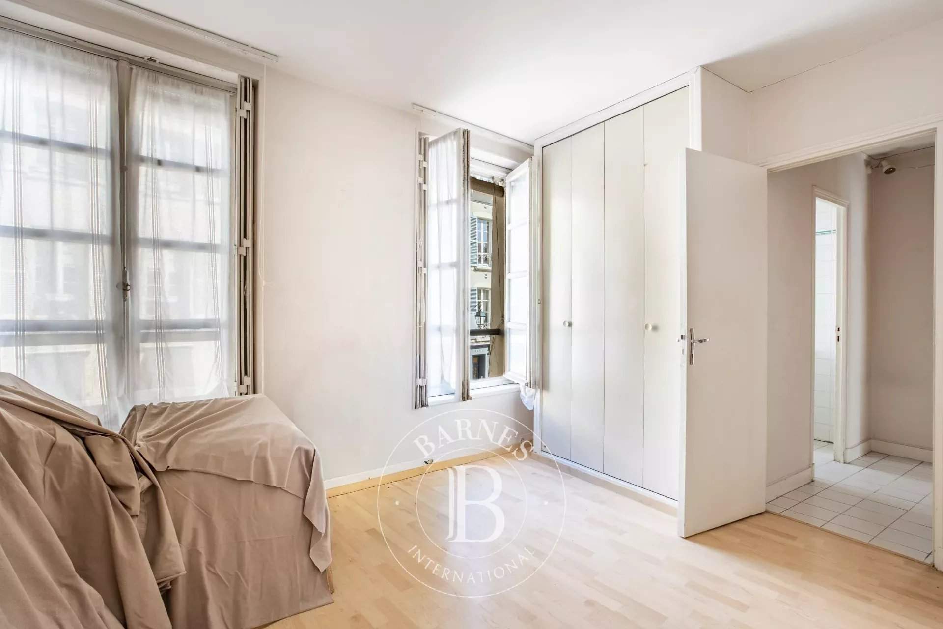 Saint-Germain-en-Laye  - Appartement 6 Pièces 4 Chambres - picture 8