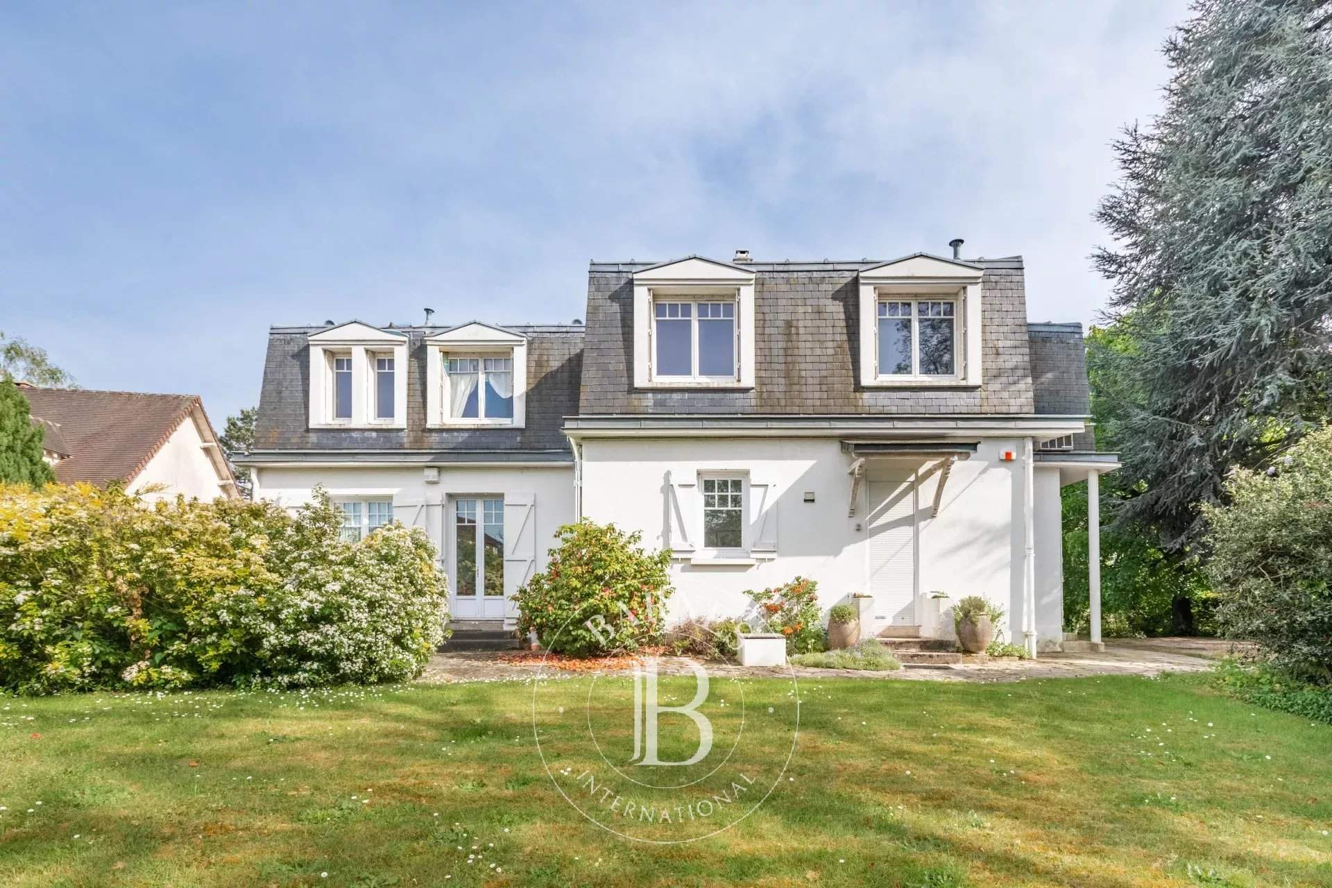 Saint-Germain-en-Laye  - Maison 8 Pi&egrave;ces 6 Chambres - picture 17