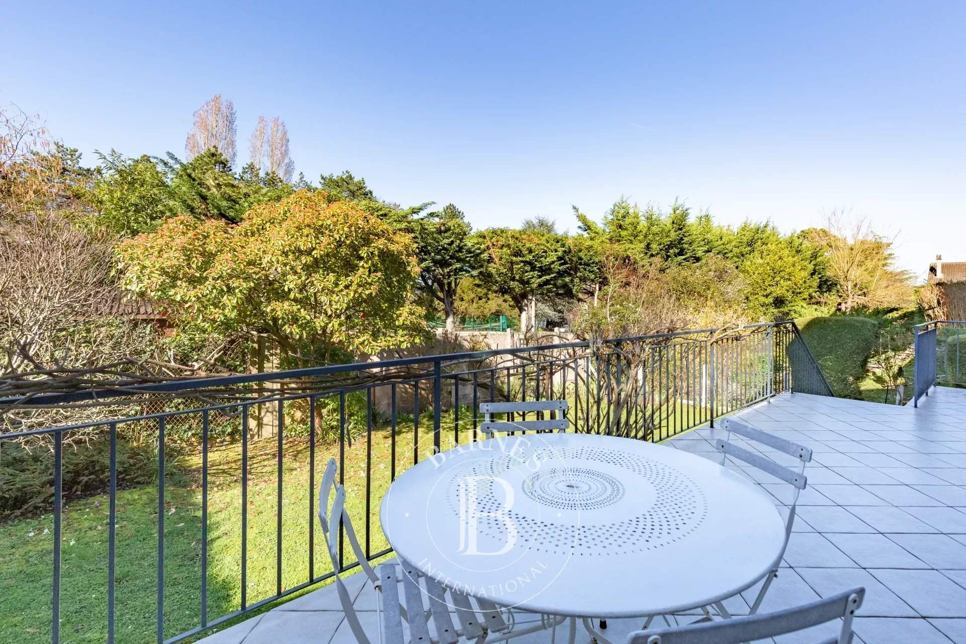 Saint-Germain-en-Laye  - Maison 6 Pi&egrave;ces 4 Chambres - picture 11