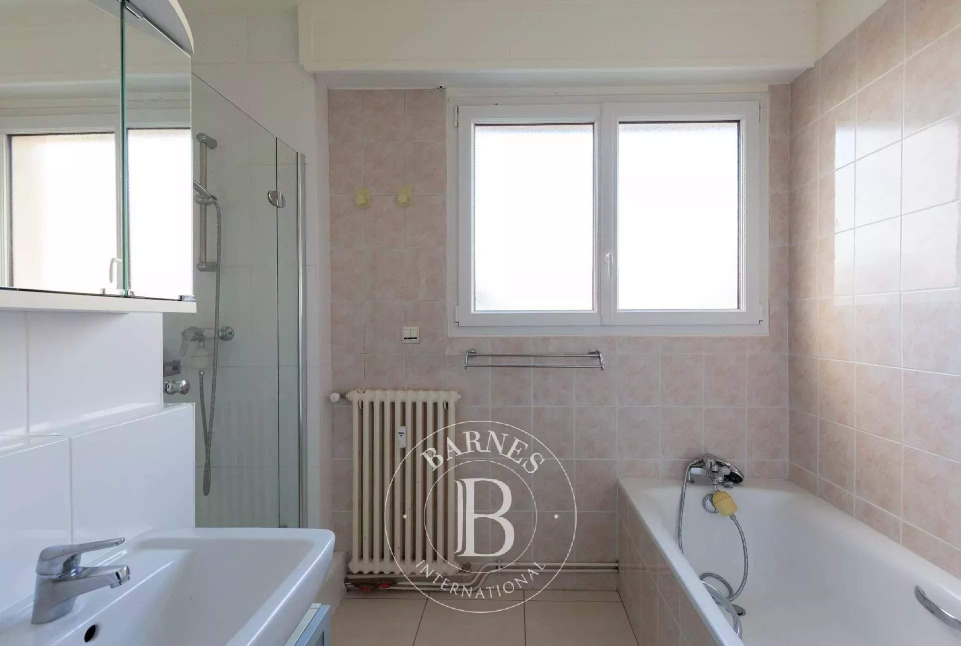 Saint-Germain-en-Laye  - Appartement 3 Pi&egrave;ces 2 Chambres - picture 12