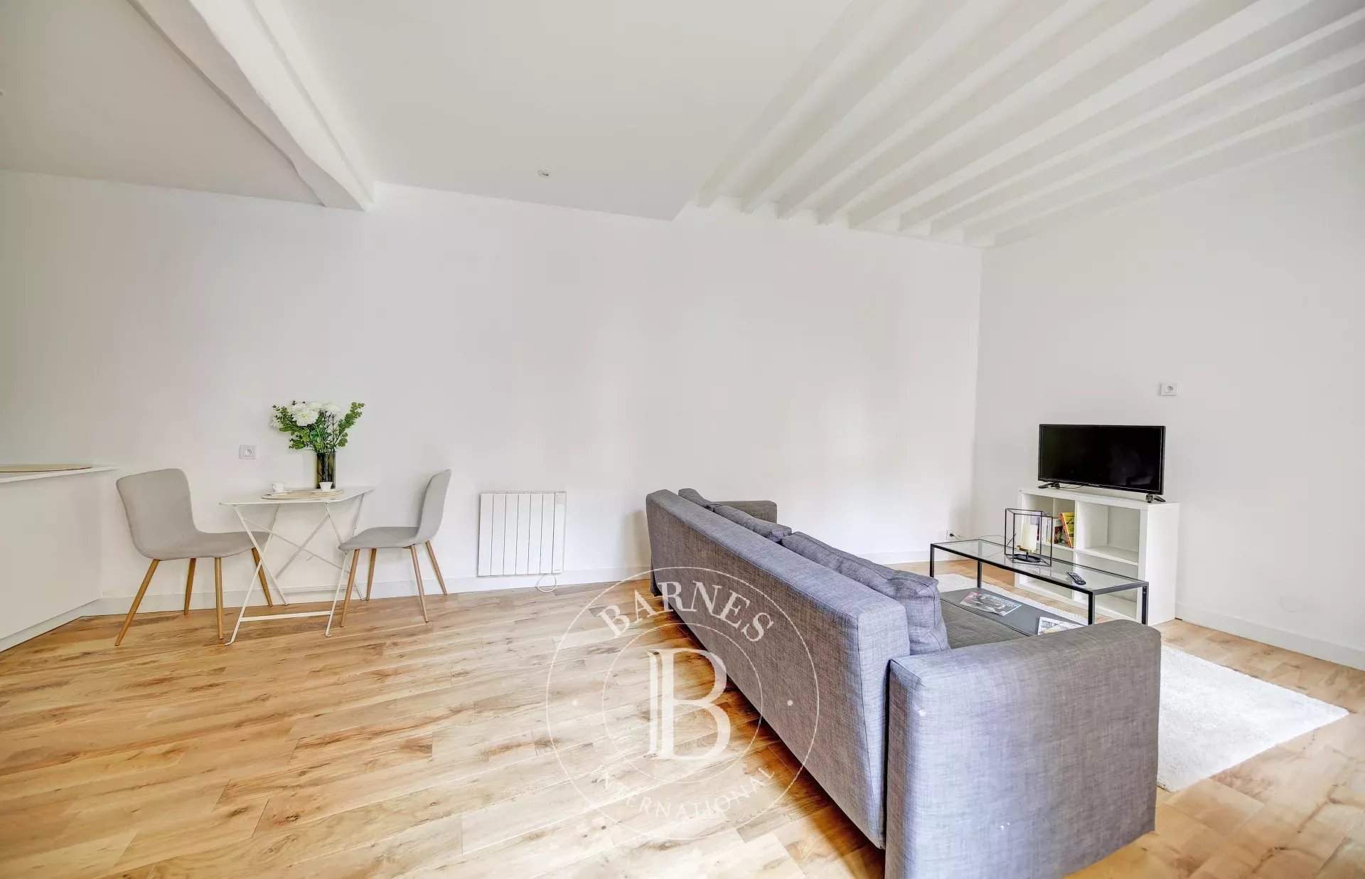 Saint-Germain-en-Laye  - Appartement 4 Pièces 2 Chambres - picture 2