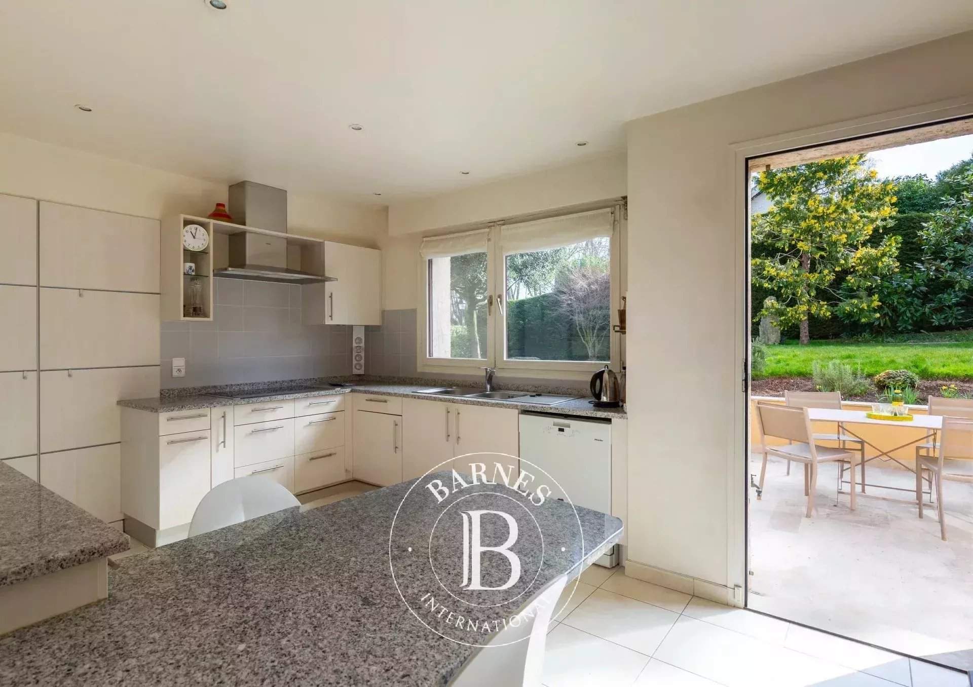 Saint-Germain-en-Laye  - Casa 14 Cuartos 6 Habitaciones - picture 17