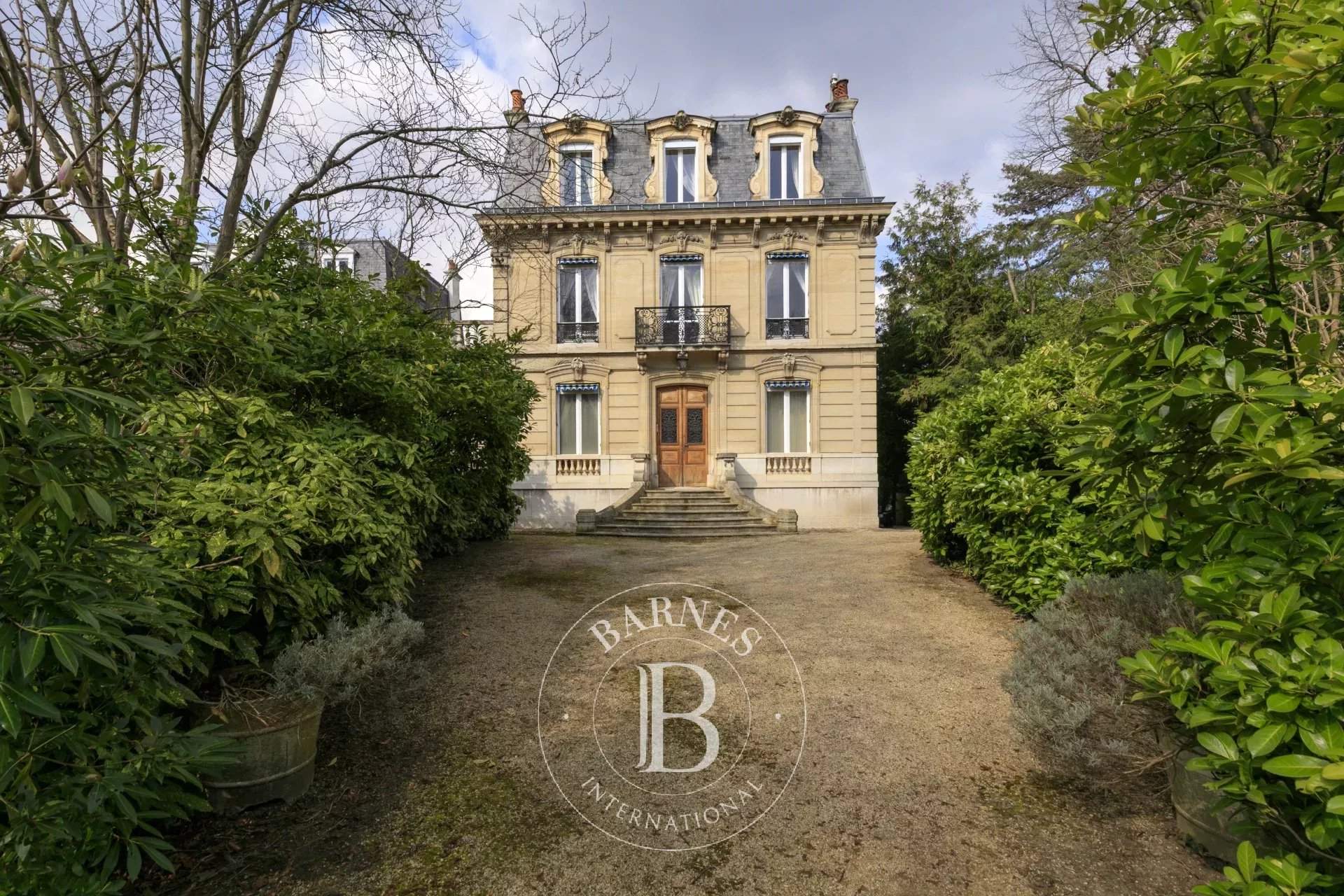 Chatou  - Hôtel particulier 10 Pi&egrave;ces 7 Chambres - picture 1