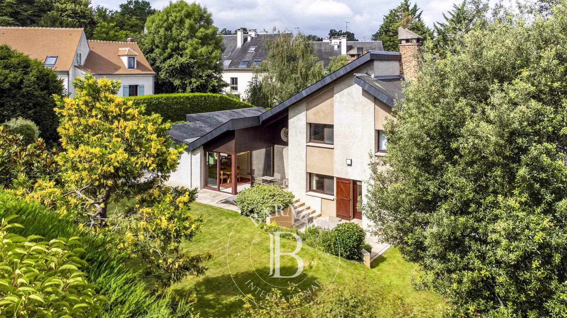 Saint-Germain-en-Laye  - Casa 14 Cuartos 6 Habitaciones - picture 1