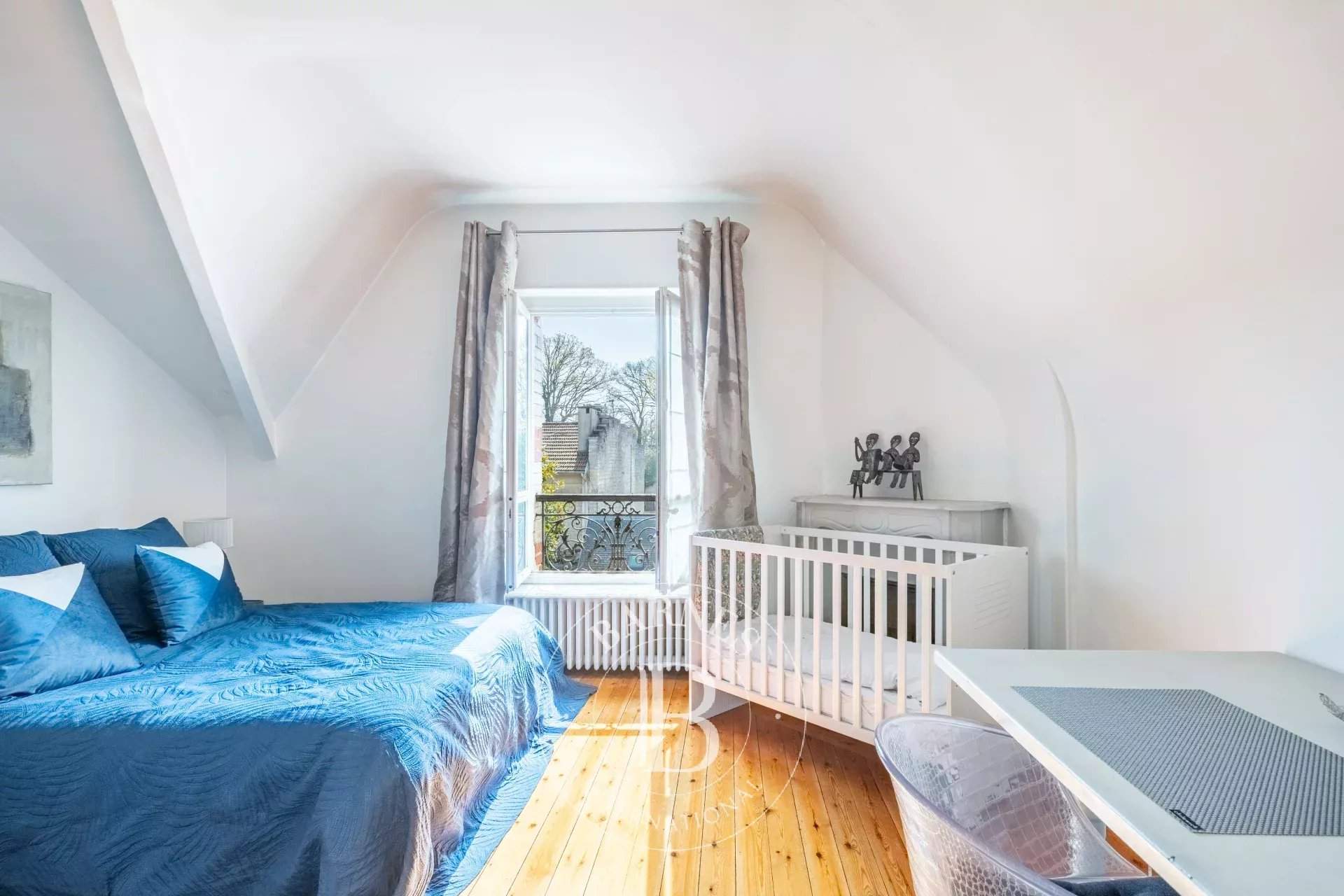 Saint-Germain-en-Laye  - Maison 9 Pi&egrave;ces - picture 17