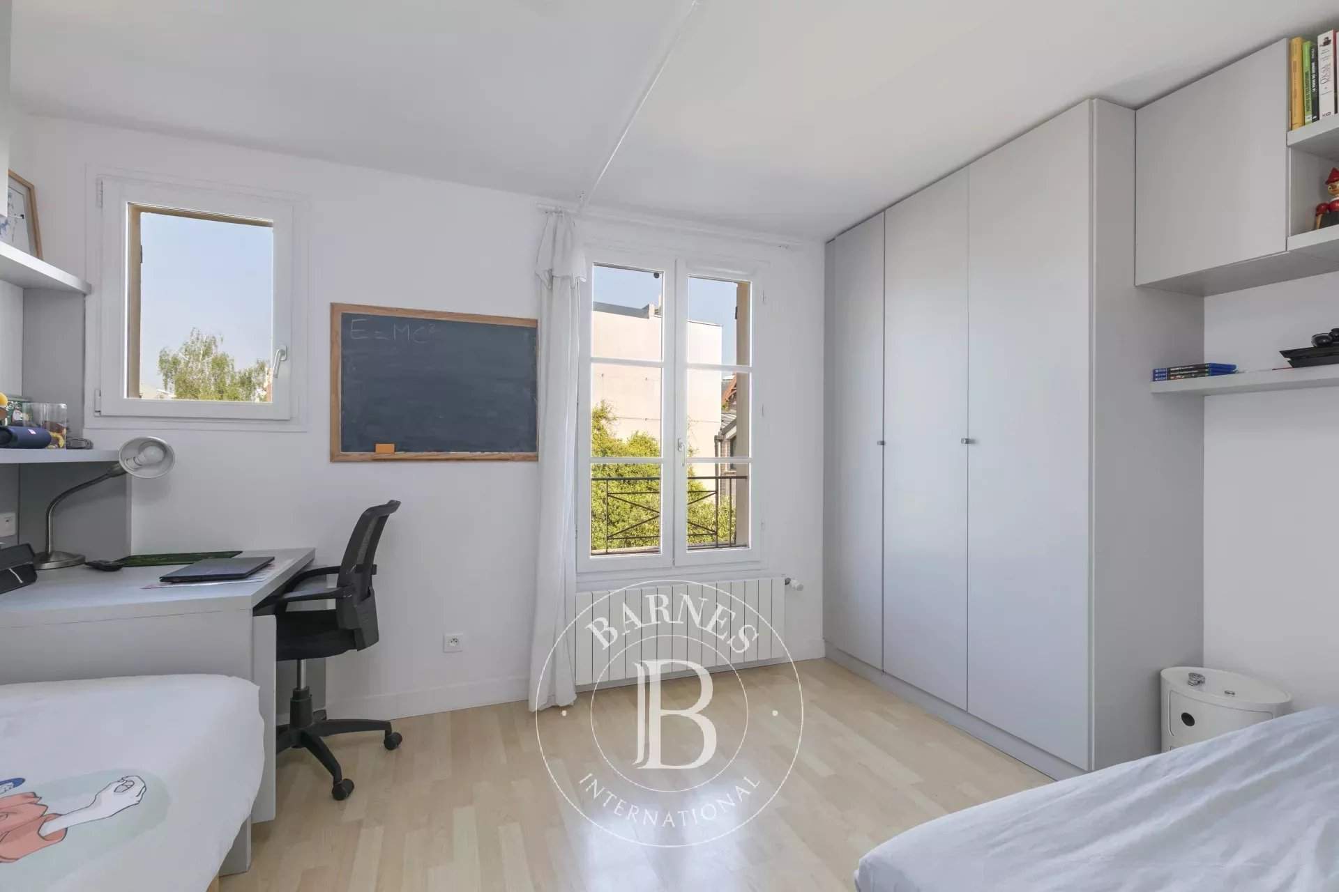 Saint-Germain-en-Laye  - Maison 5 Pi&egrave;ces 3 Chambres - picture 16