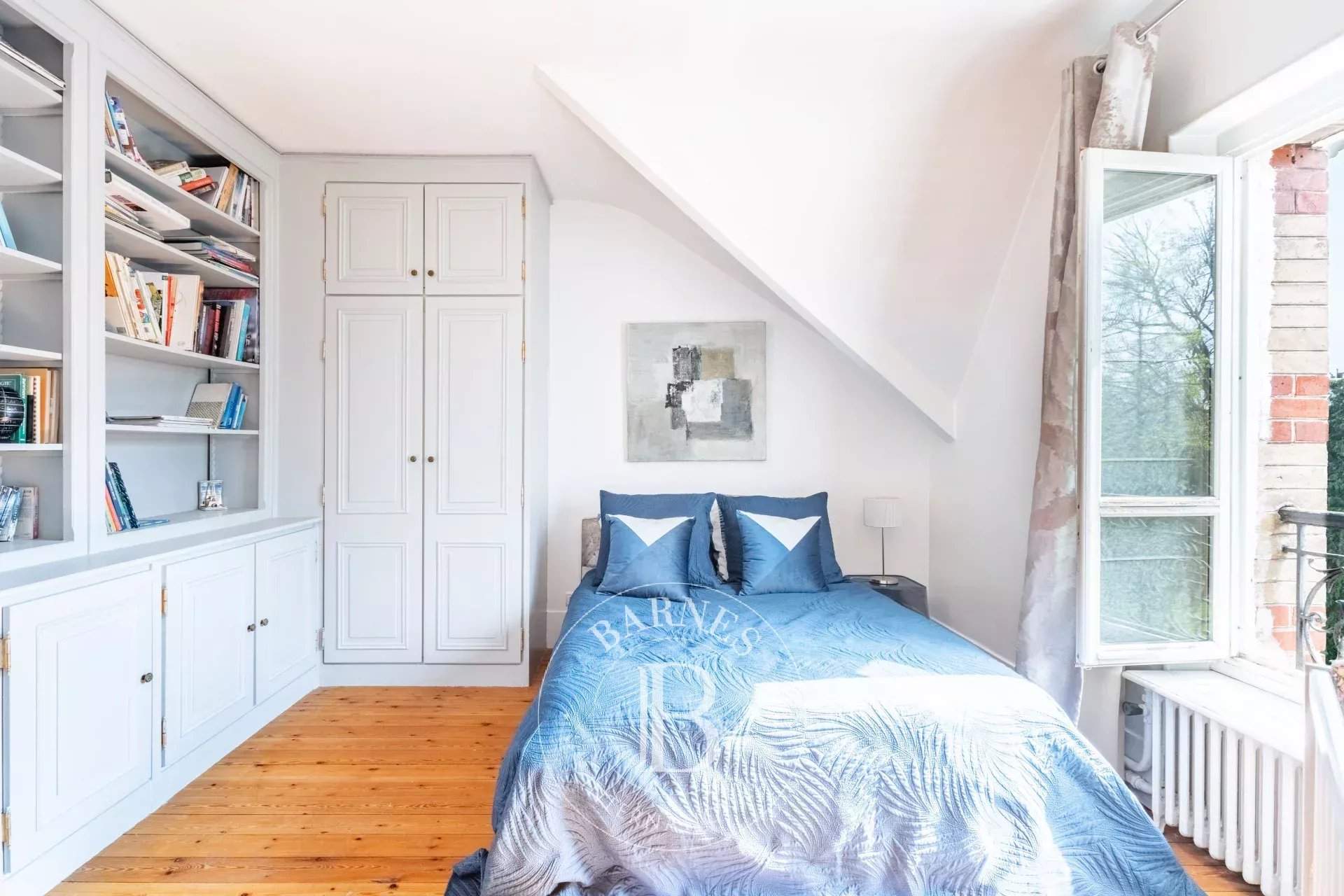 Saint-Germain-en-Laye  - Maison 9 Pi&egrave;ces - picture 16