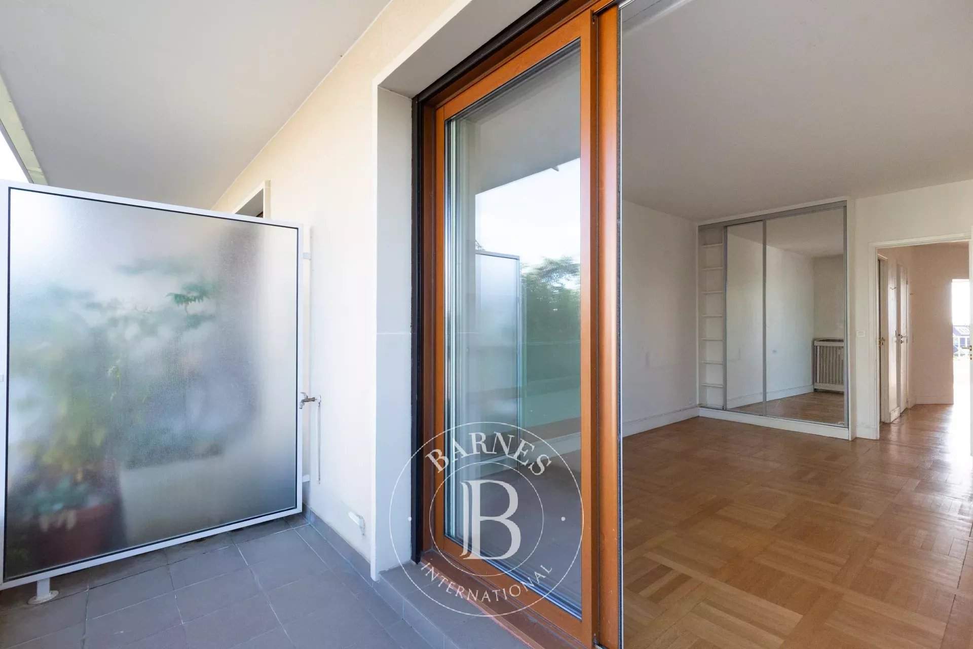 Saint-Germain-en-Laye  - Appartement 3 Pi&egrave;ces 2 Chambres - picture 10