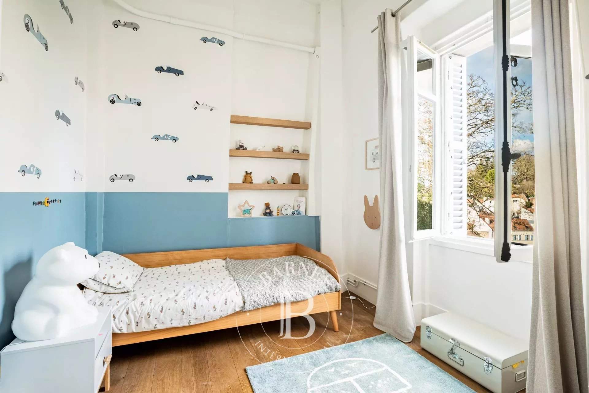 Saint-Germain-en-Laye  - Maison 11 Pi&egrave;ces 5 Chambres - picture 16