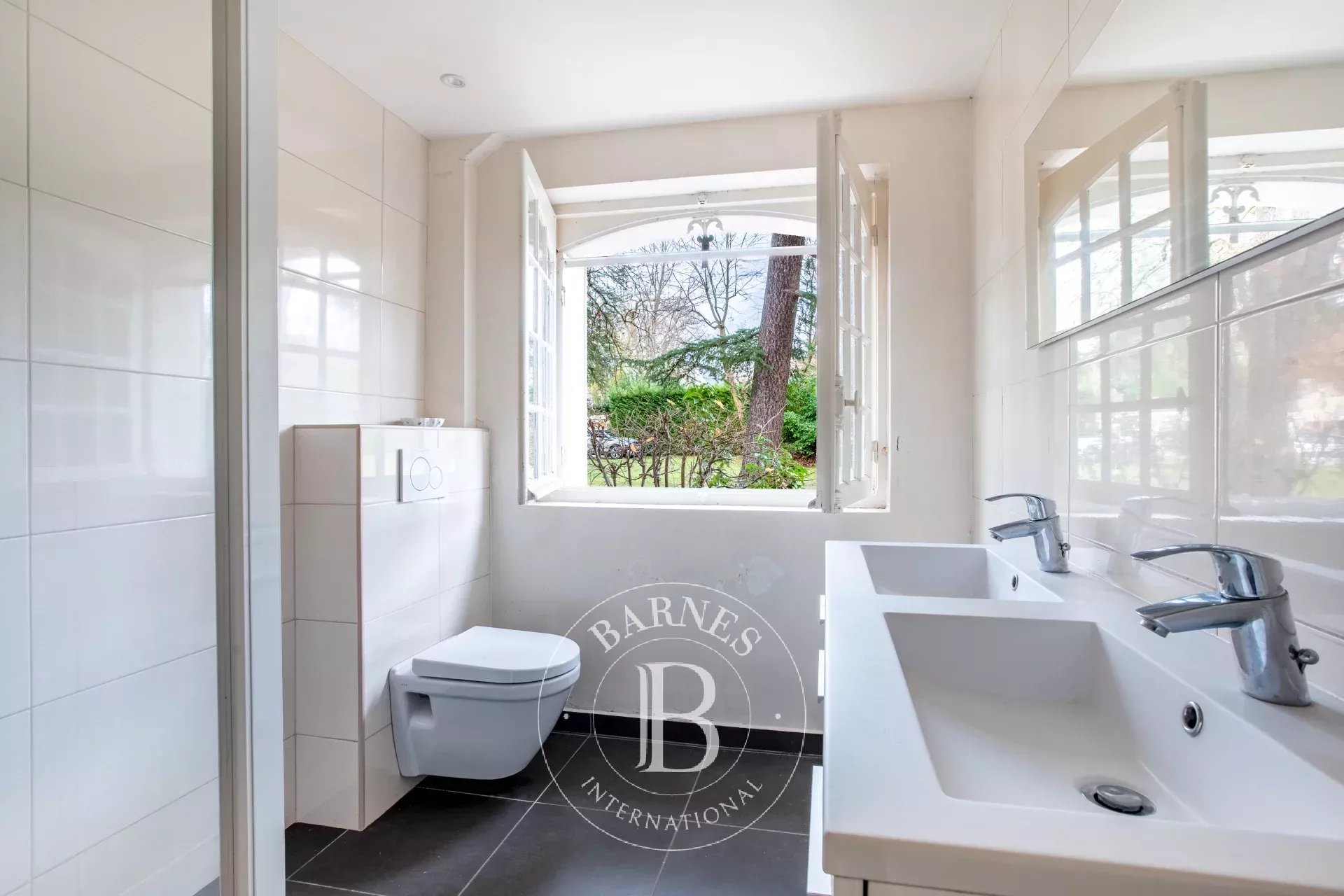 Le Vésinet  - Appartement 5 Pièces 2 Chambres - picture 9