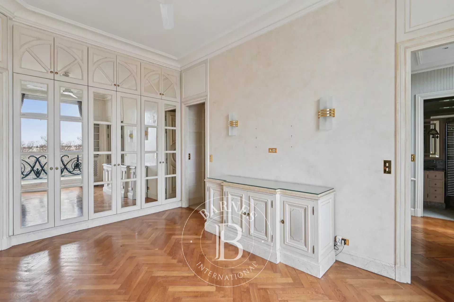 Paris  - Appartement 2 Pi&egrave;ces, 1 Chambre