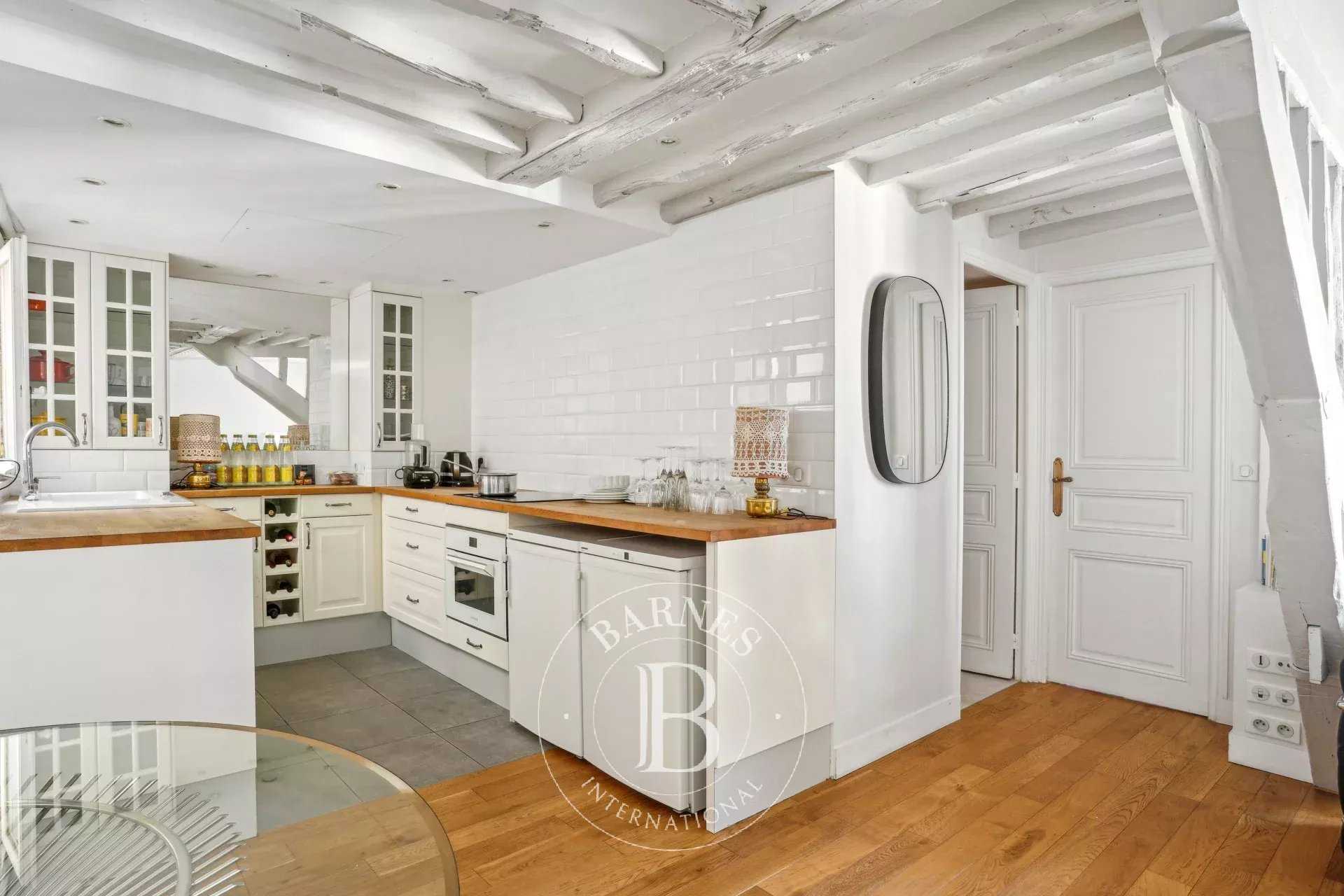 Paris  - Appartement 2 Pièces, 1 Chambre