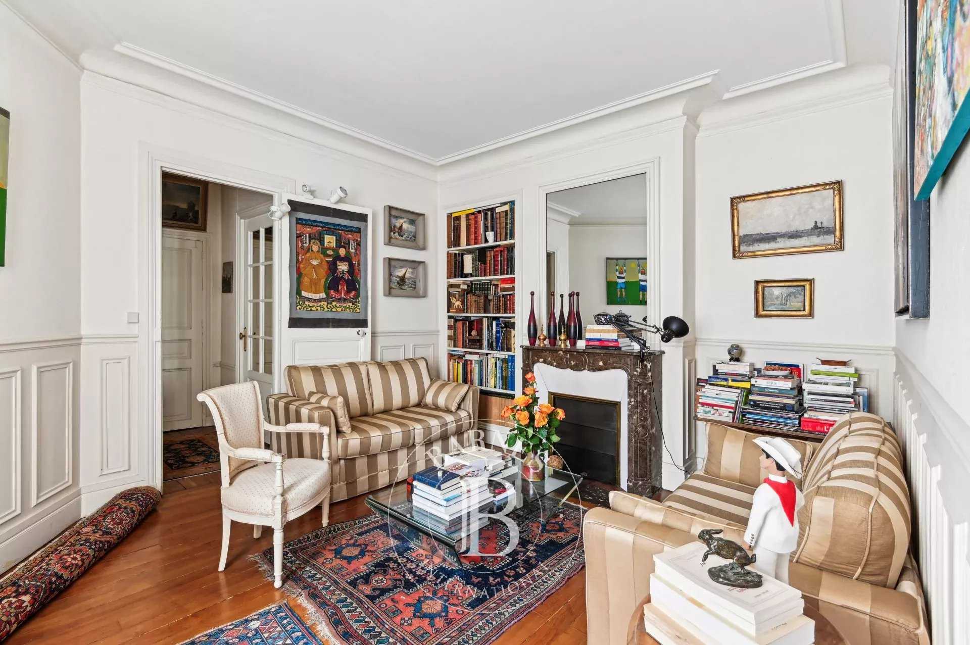 Paris  - Appartement 2 Pièces, 1 Chambre
