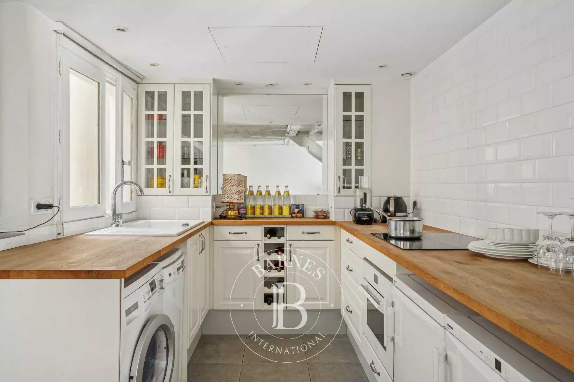 Paris  - Appartement 2 Pièces, 1 Chambre