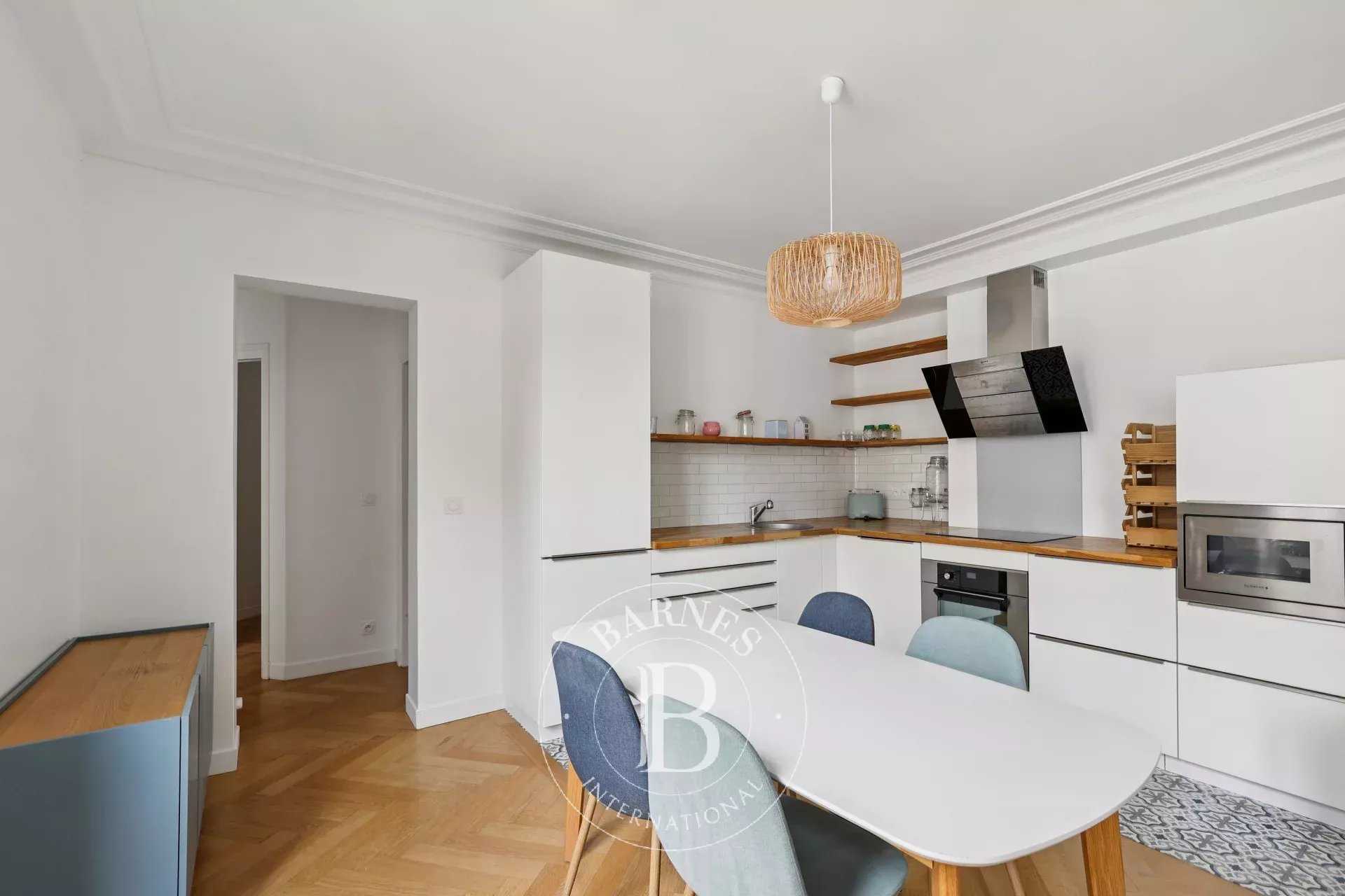 Paris  - Appartement 3 Pi&egrave;ces 2 Chambres