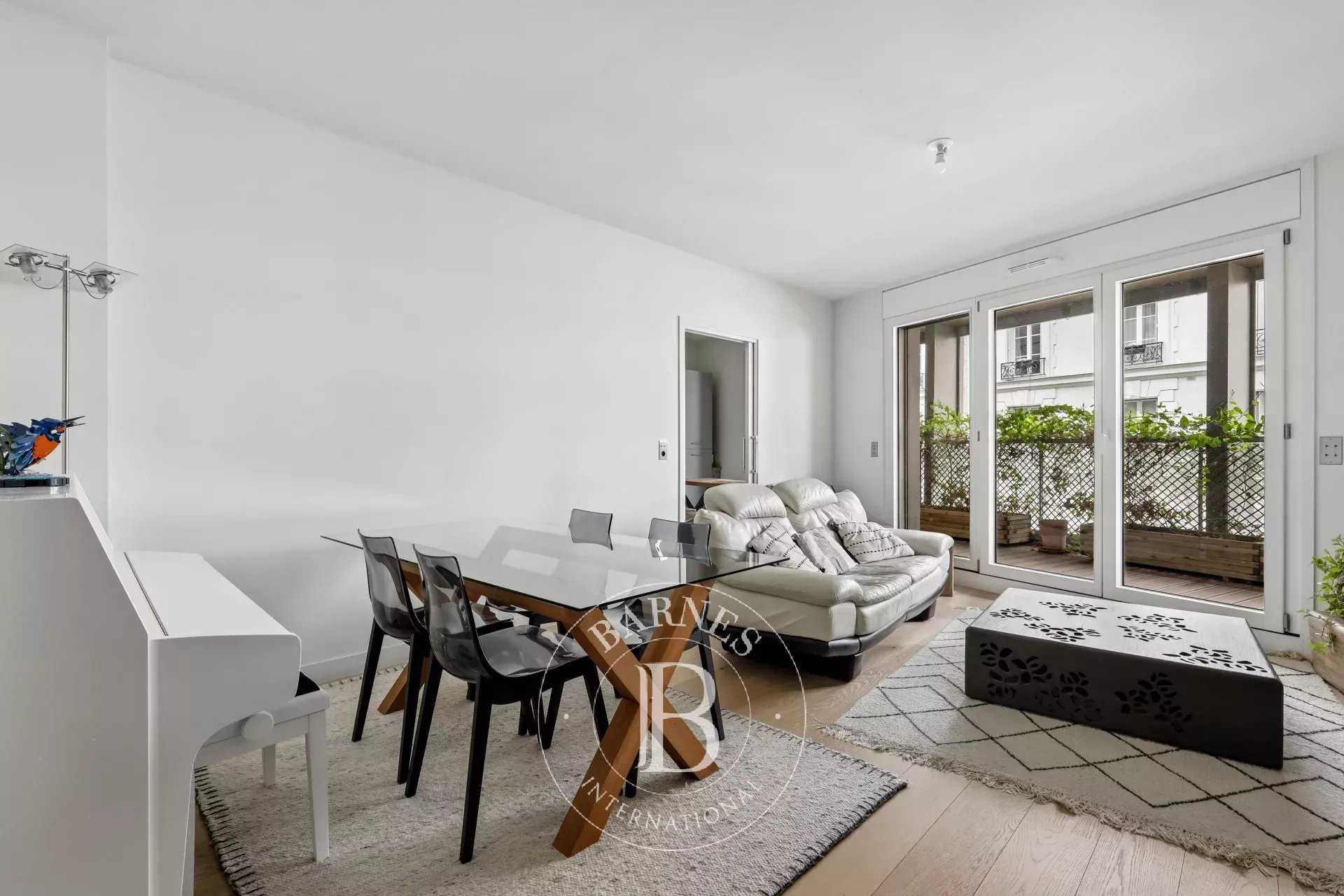 Paris  - Appartement 3 Pi&egrave;ces 2 Chambres