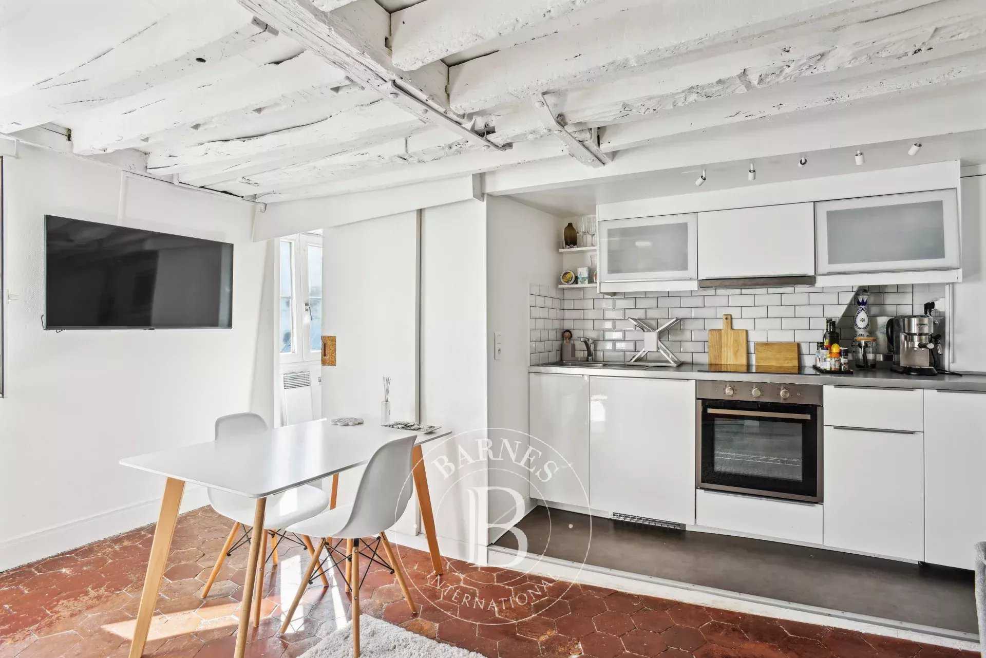 Paris  - Appartement 2 Pièces, 1 Chambre