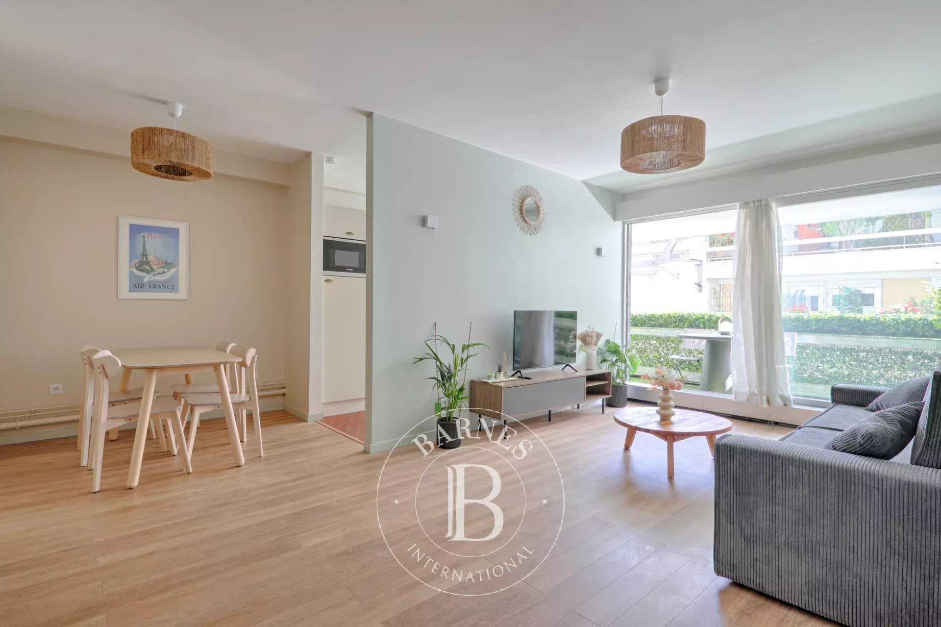 Paris  - Piso 2 Cuartos, 1 Habitacion