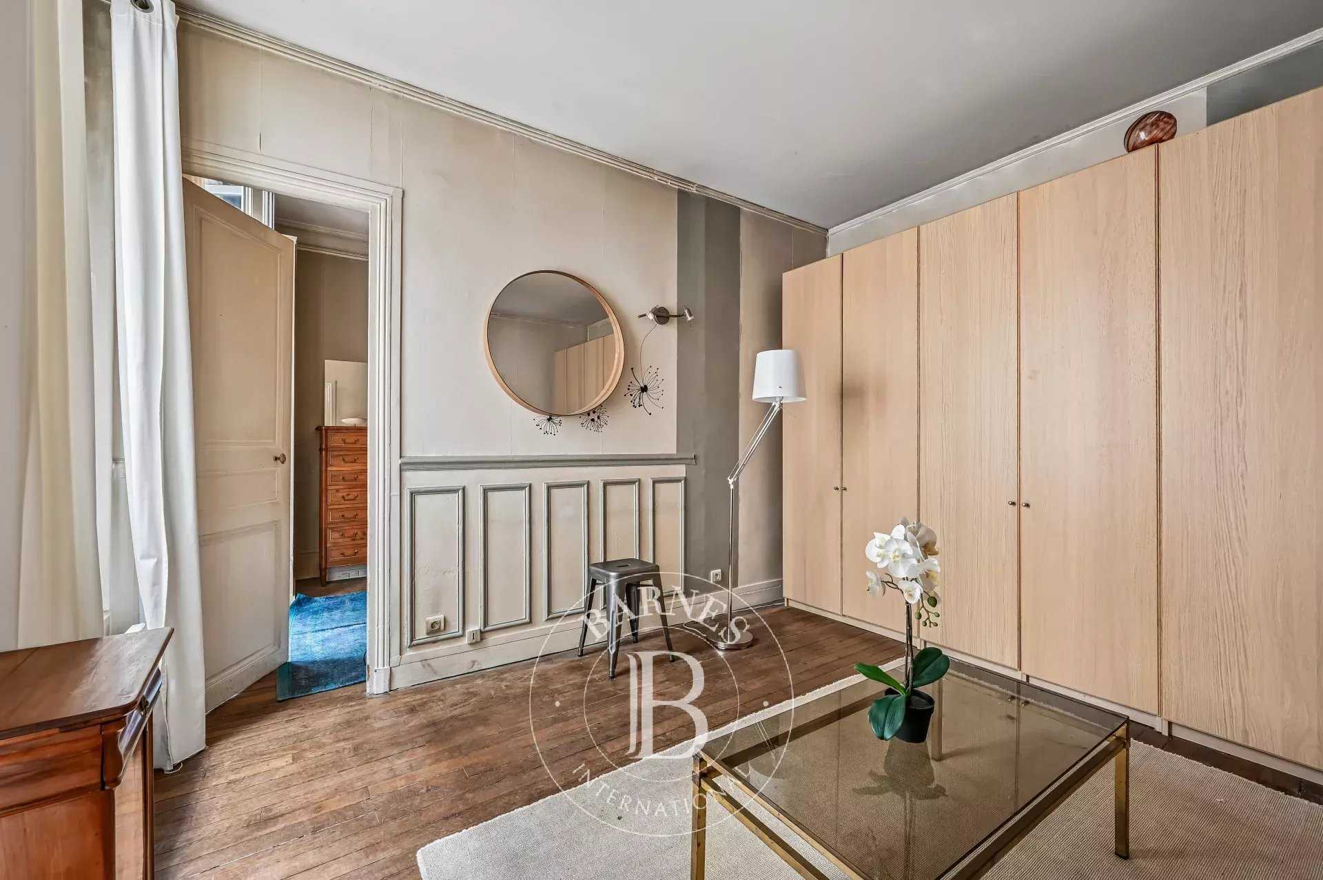 Paris  - Appartement 2 Pi&egrave;ces, 1 Chambre