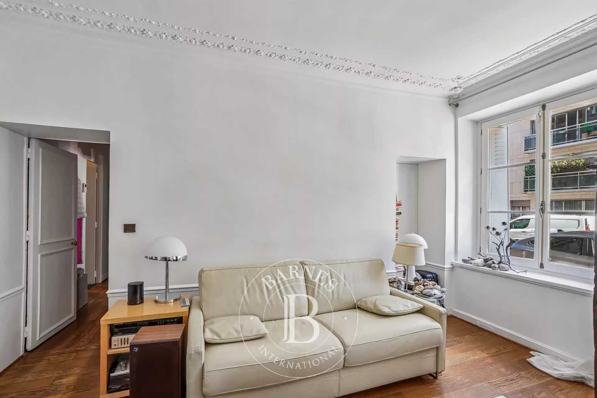 Paris  - Appartement 3 Pi&egrave;ces 2 Chambres