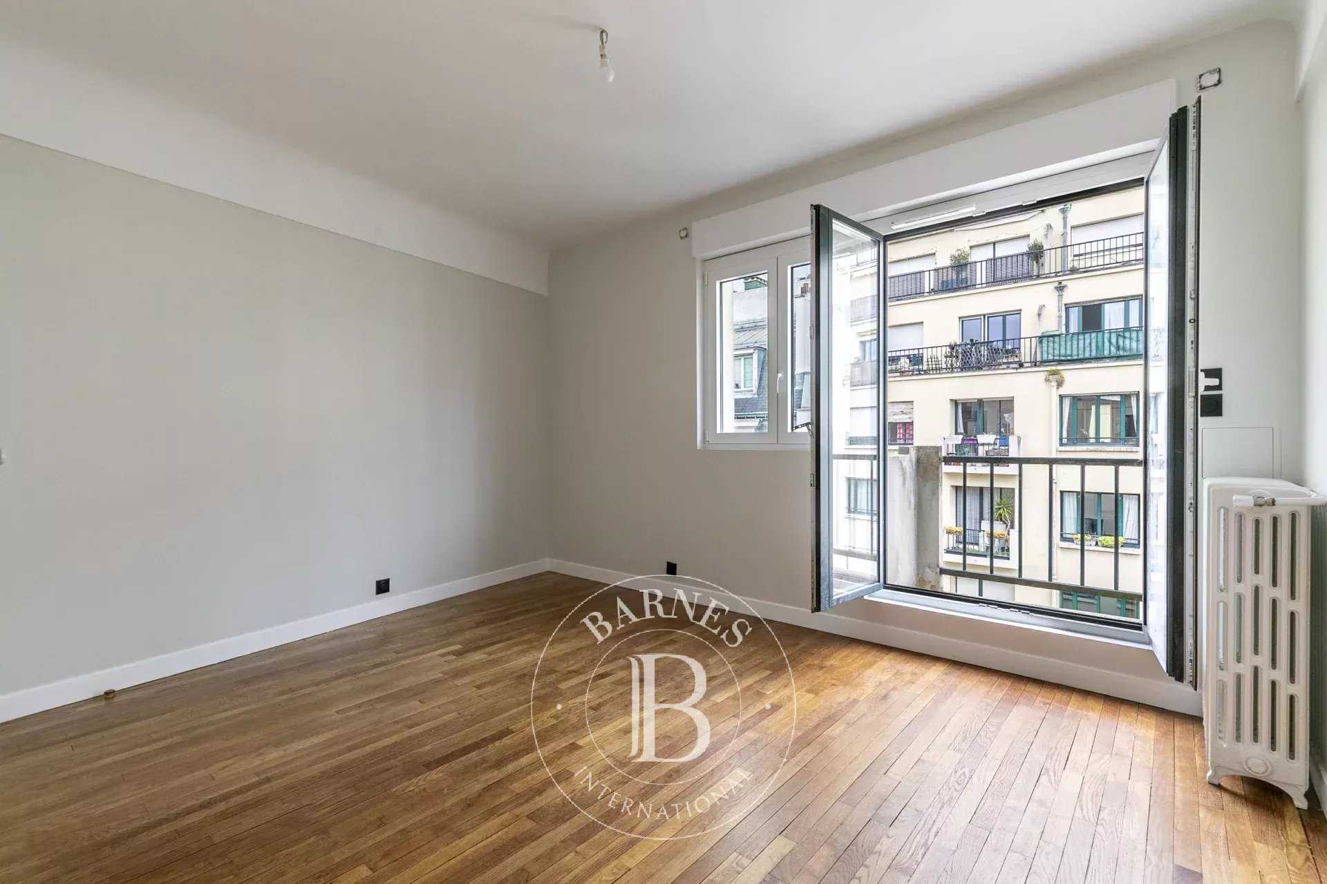 Paris  - Apartment 2 Bedrooms