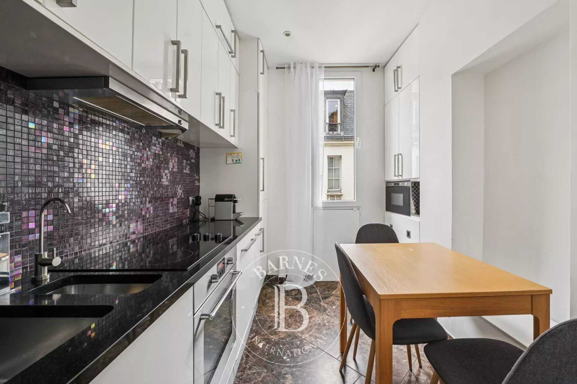 Paris  - Appartement 3 Pi&egrave;ces 2 Chambres