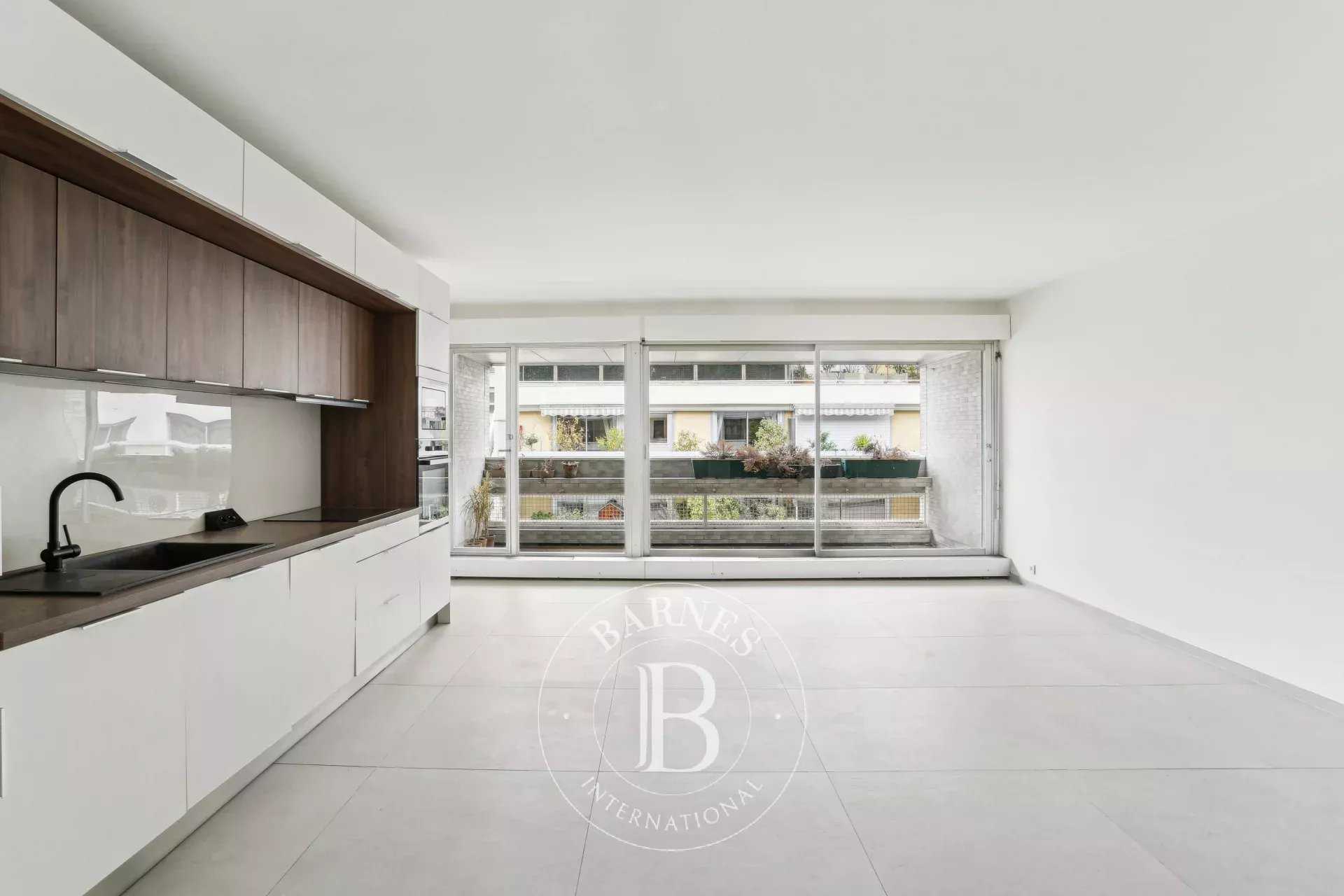 Paris  - Appartement 3 Pièces, 1 Chambre