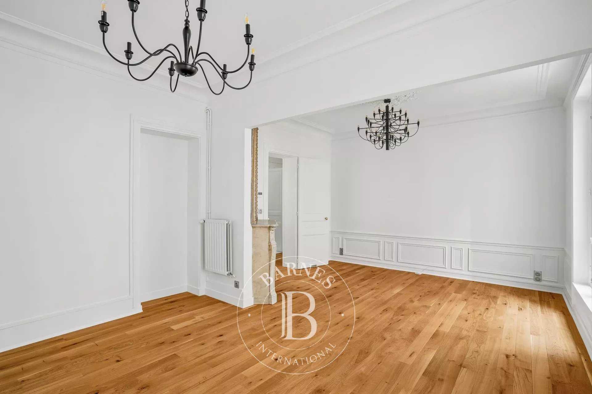 Paris  - Appartement 3 Pi&egrave;ces 2 Chambres