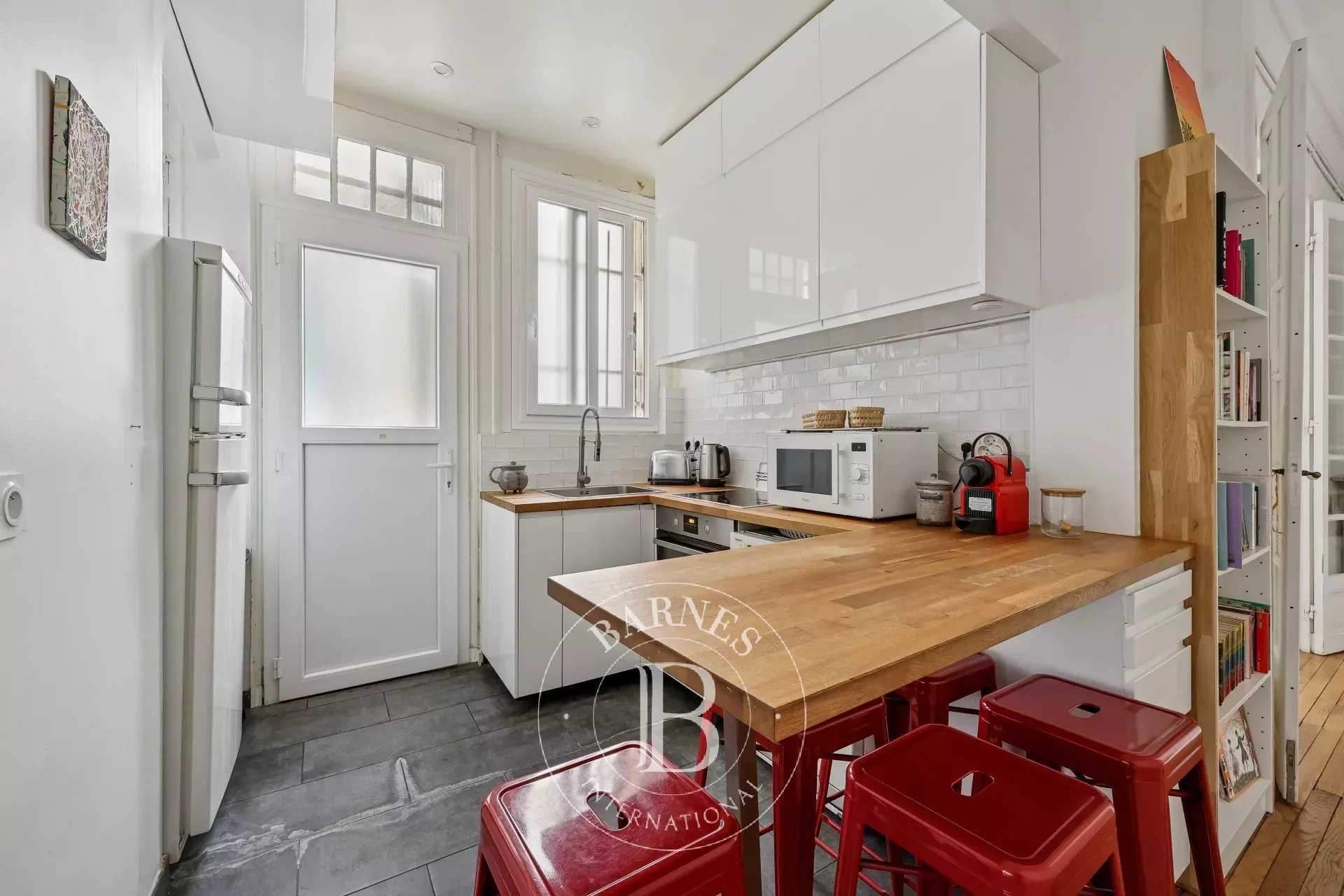 Paris  - Appartement 3 Pi&egrave;ces 2 Chambres