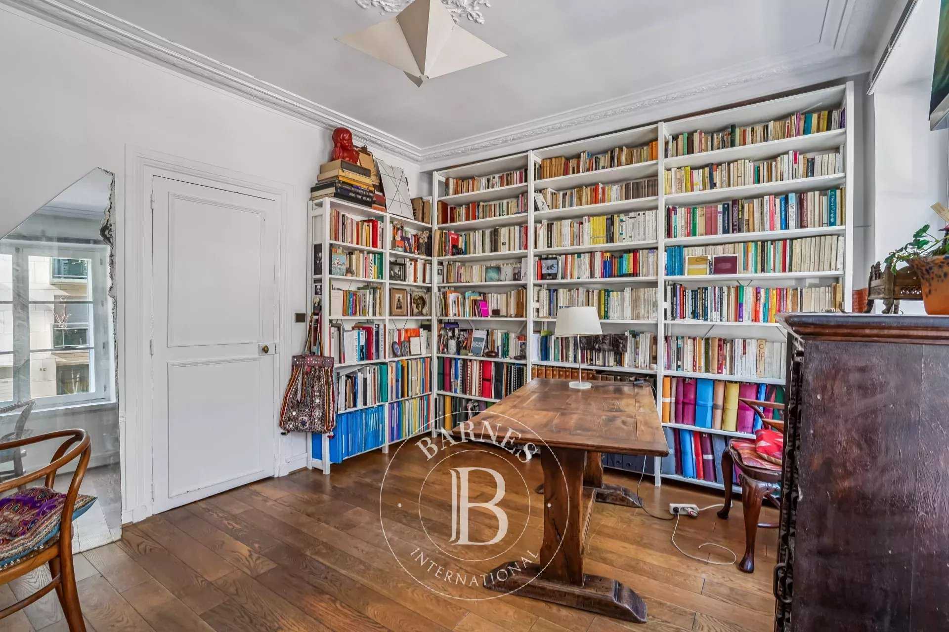 Paris  - Appartement 3 Pi&egrave;ces 2 Chambres