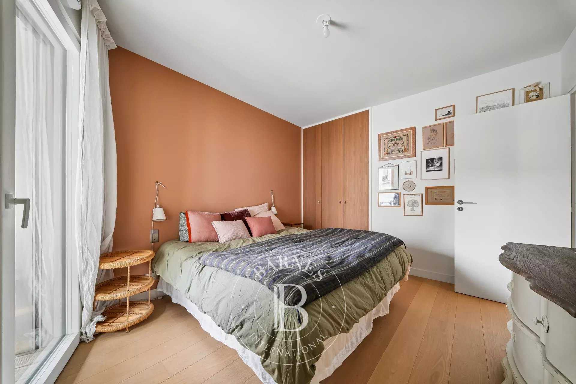 Paris  - Appartement 3 Pi&egrave;ces 2 Chambres