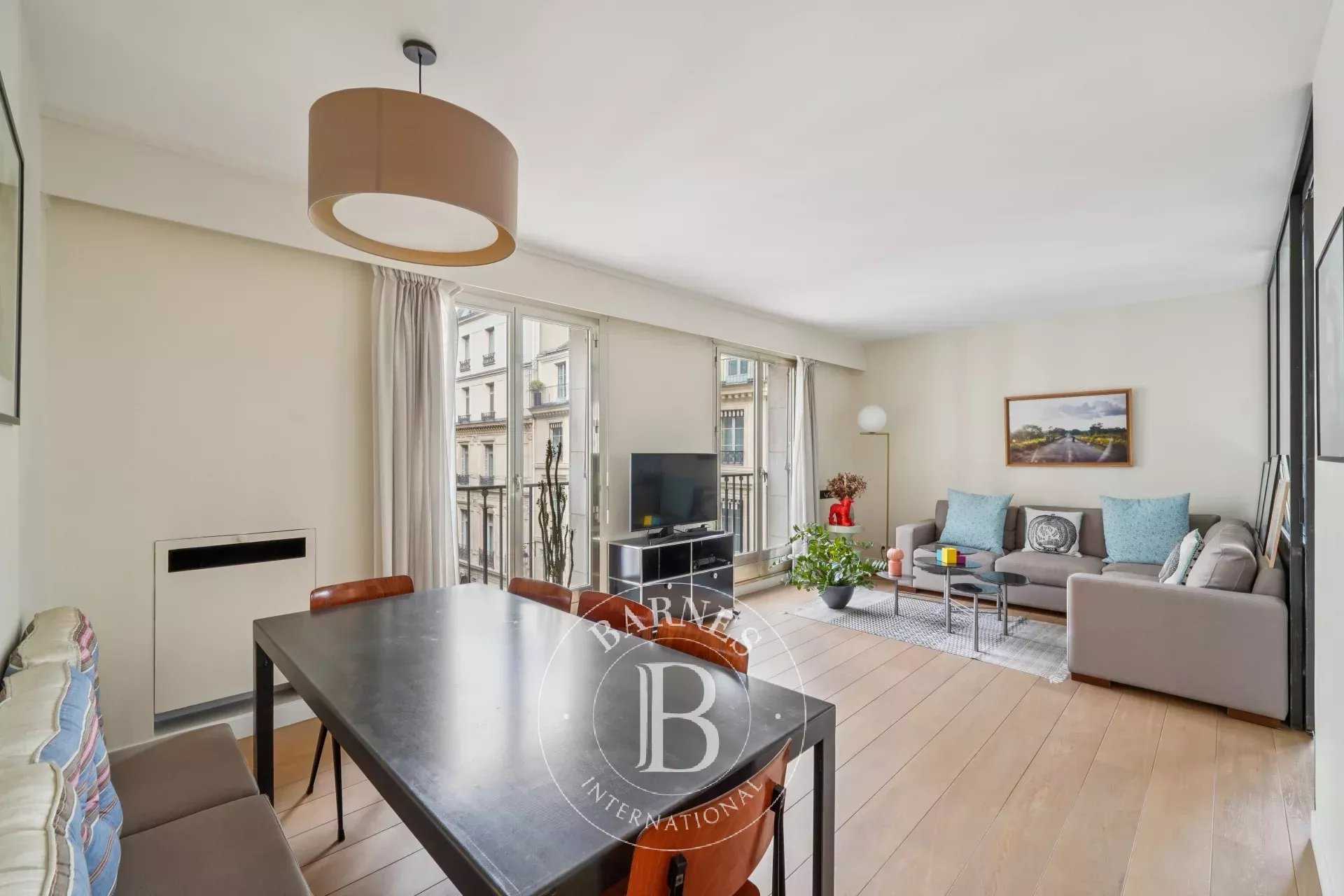 Paris  - Appartement 2 Pièces, 1 Chambre