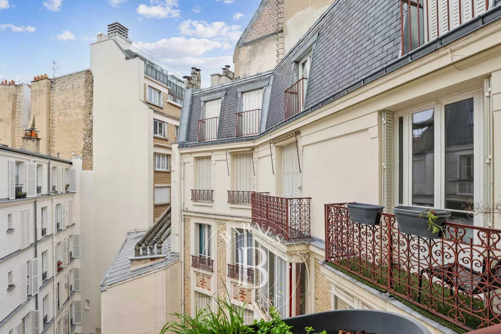 Paris  - Appartement 3 Pi&egrave;ces 2 Chambres