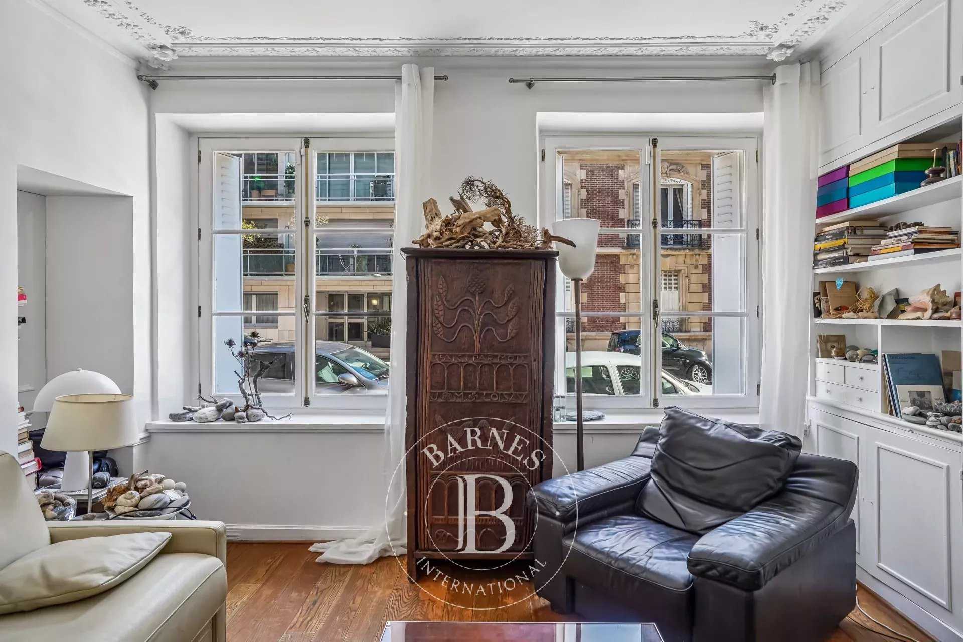 Paris  - Appartement 3 Pi&egrave;ces 2 Chambres