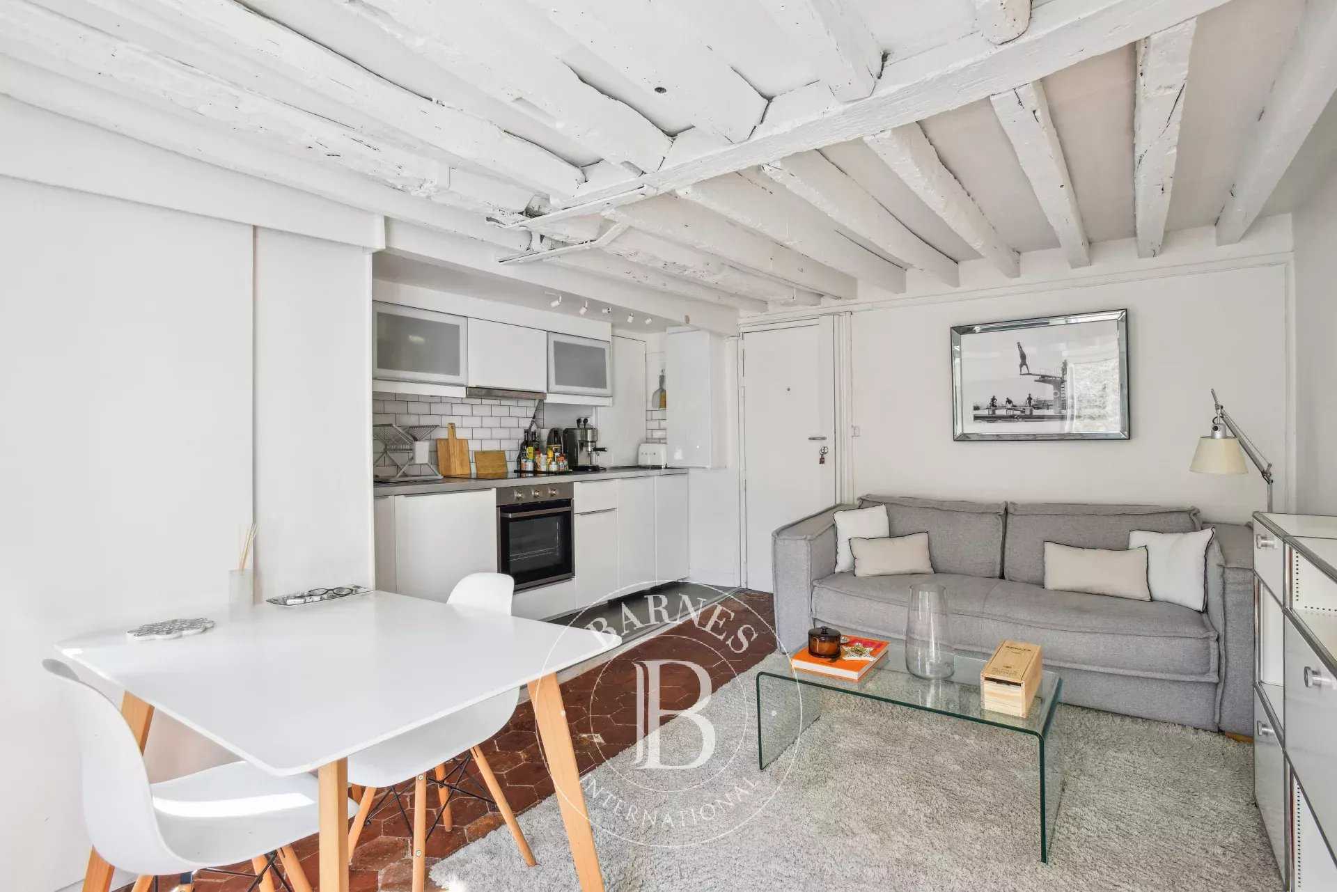 Paris  - Appartement 2 Pièces, 1 Chambre