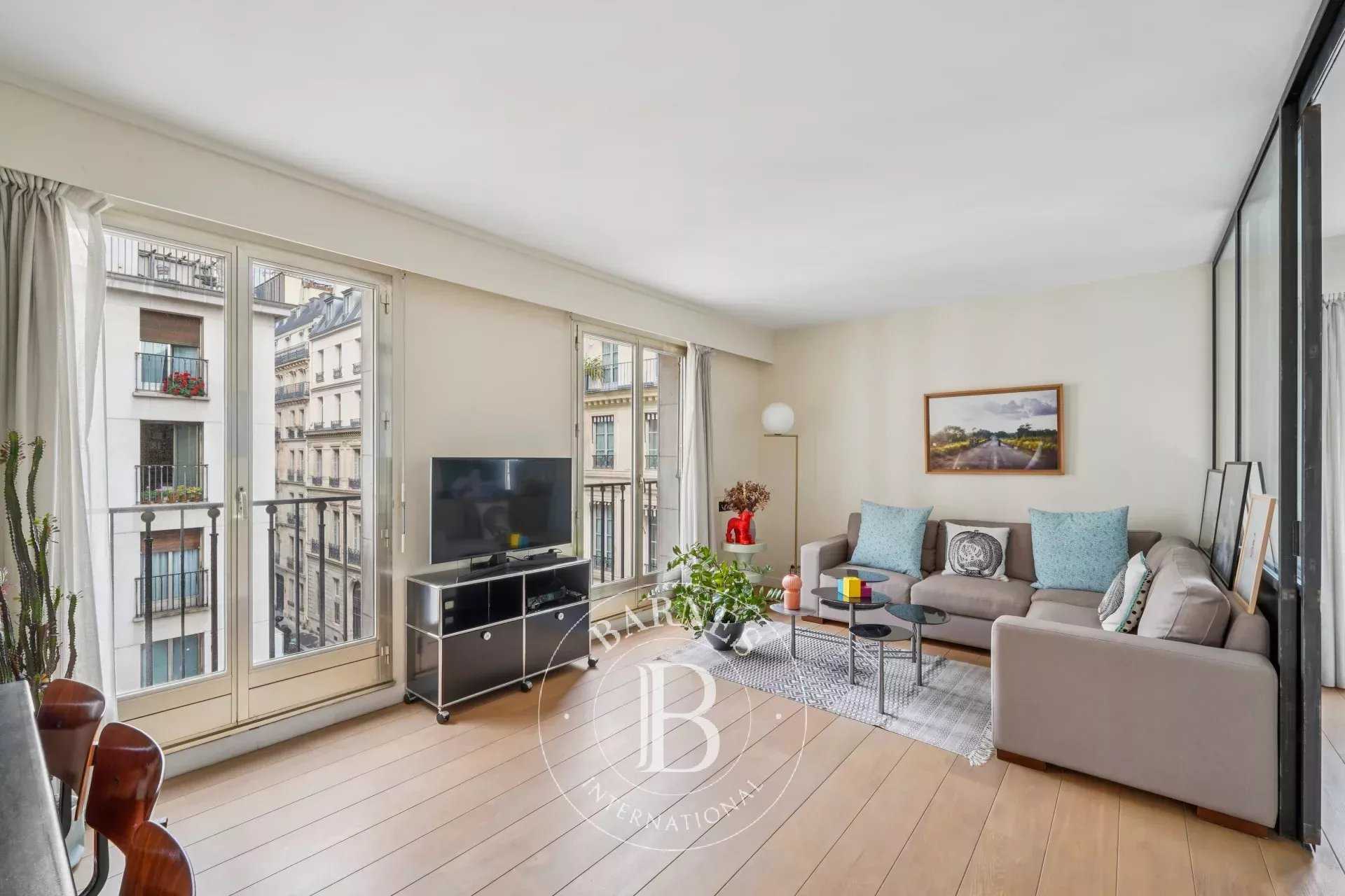 Paris  - Appartement 2 Pièces, 1 Chambre