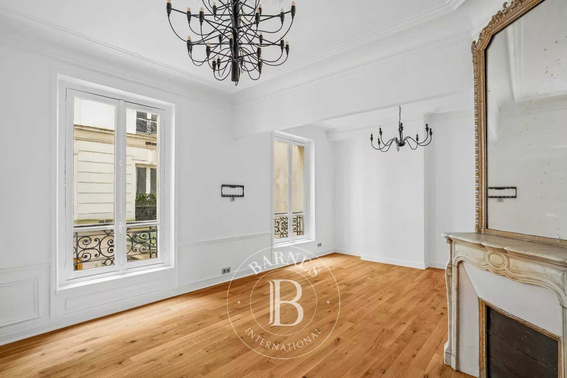 Paris  - Appartement 3 Pi&egrave;ces 2 Chambres