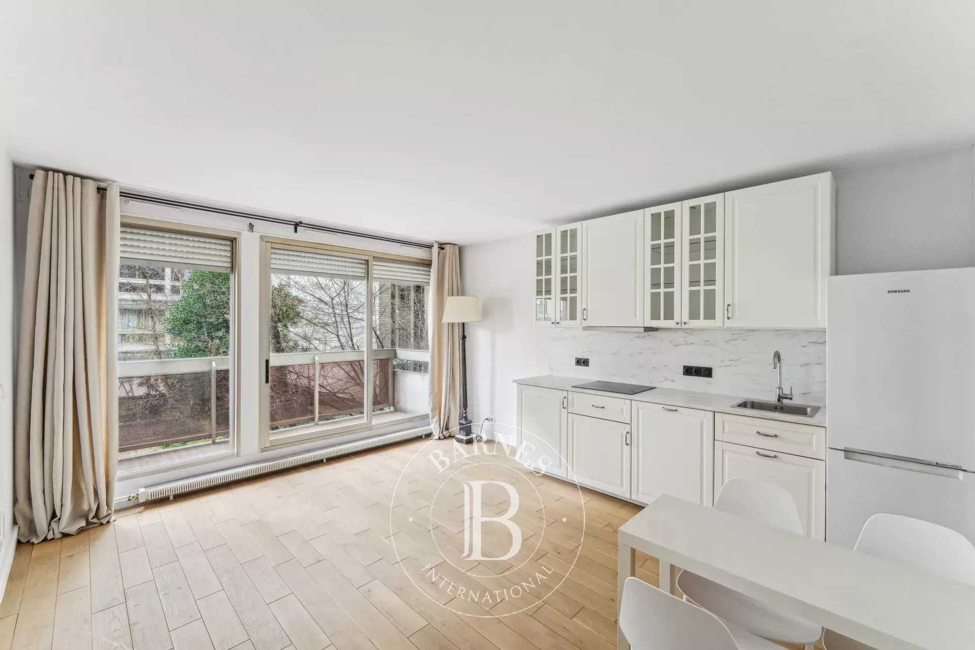 Appartement Paris 75006  -  ref 85293385 (picture 1)