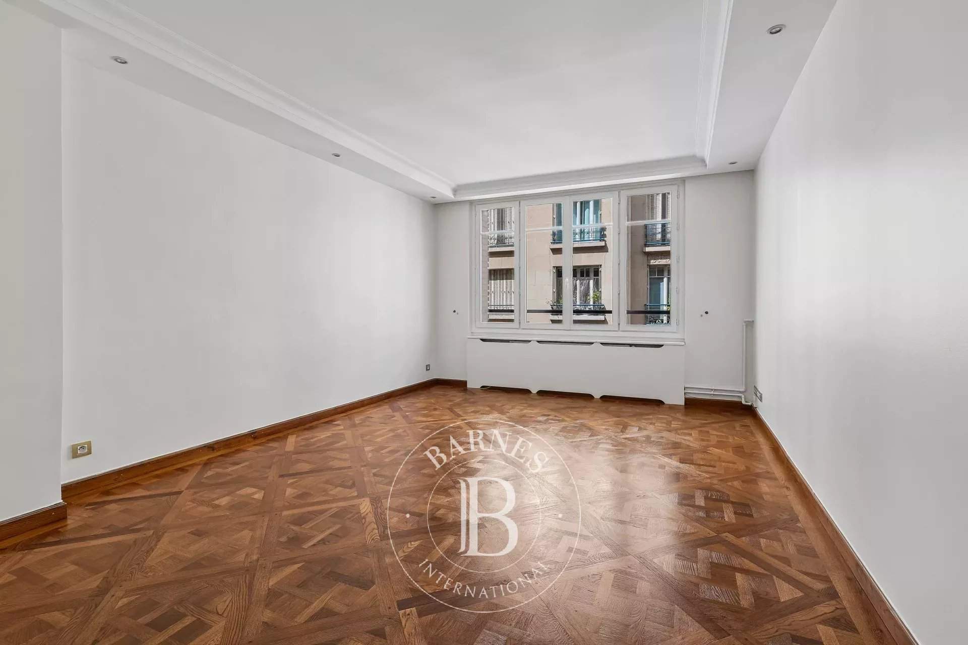 Paris  - Appartement 3 Pi&egrave;ces 2 Chambres - picture 2
