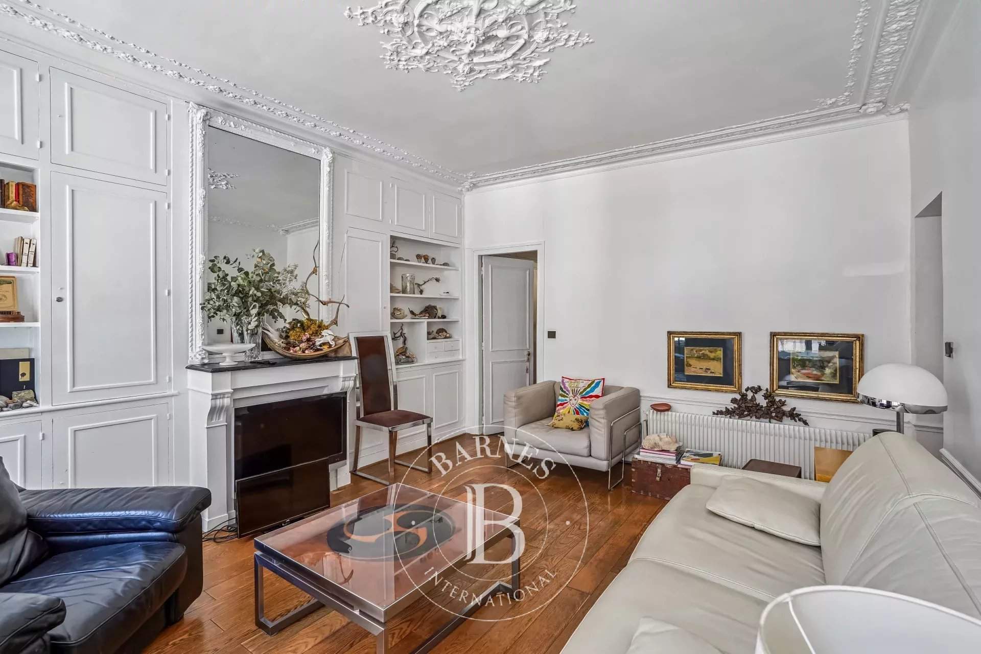 Paris  - Appartement 3 Pi&egrave;ces 2 Chambres - picture 1