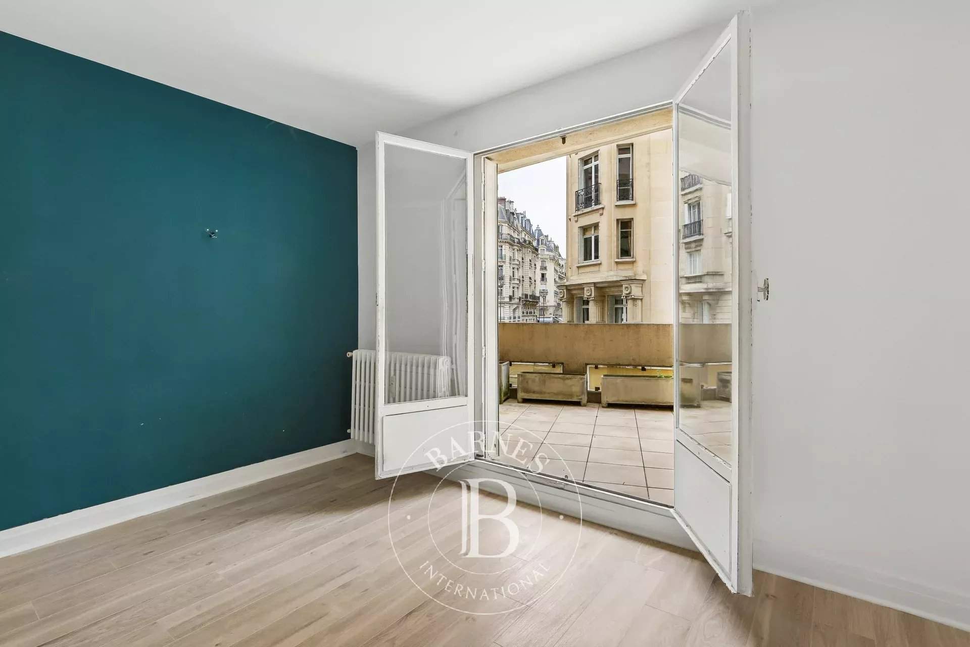 Paris  - Apartment 3 Bedrooms - picture 8