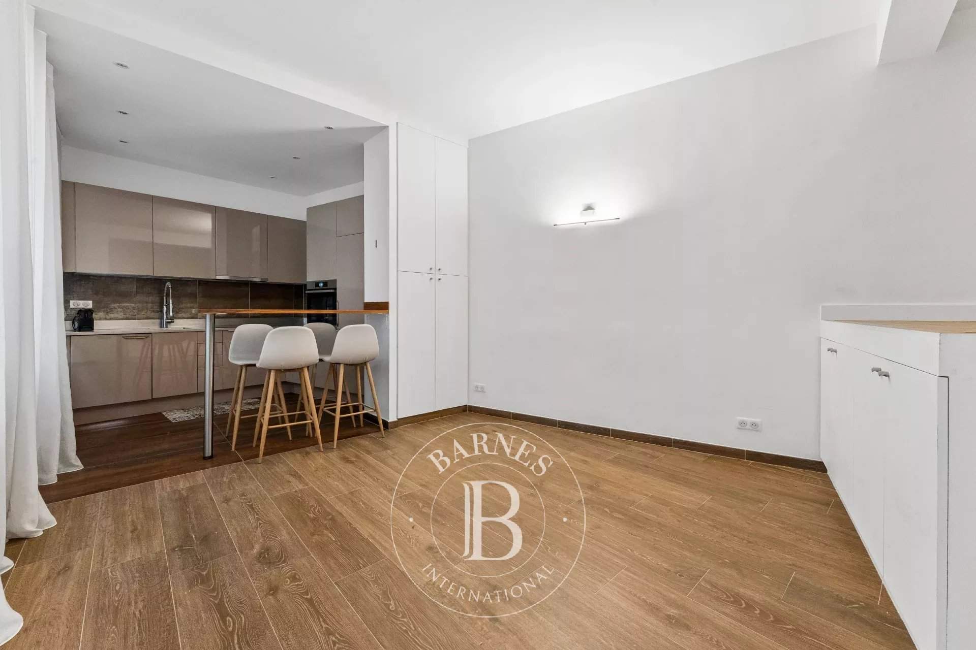 Paris  - Appartement 2 Pi&egrave;ces, 1 Chambre - picture 3