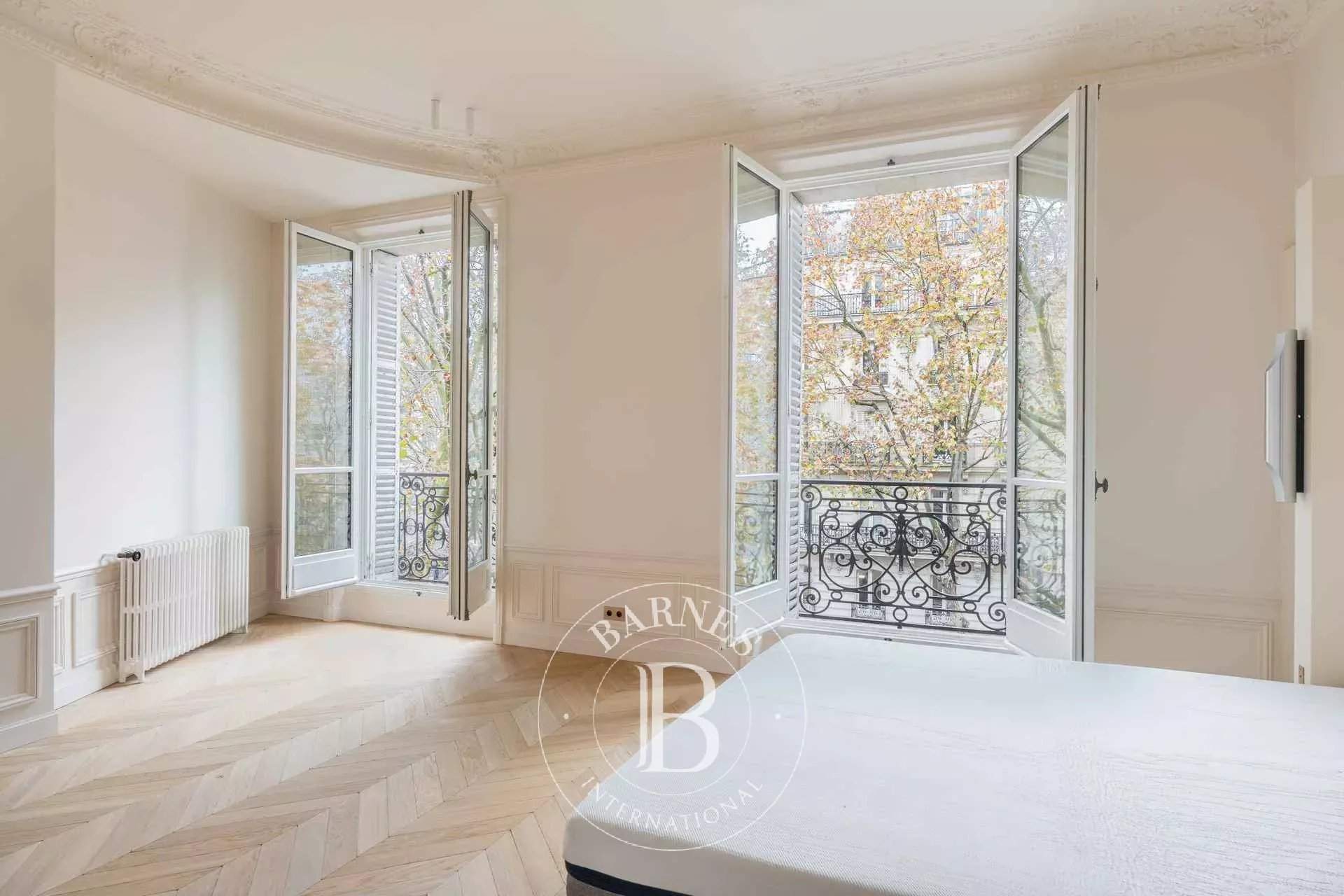 Paris  - Appartement 5 Pi&egrave;ces 3 Chambres - picture 9