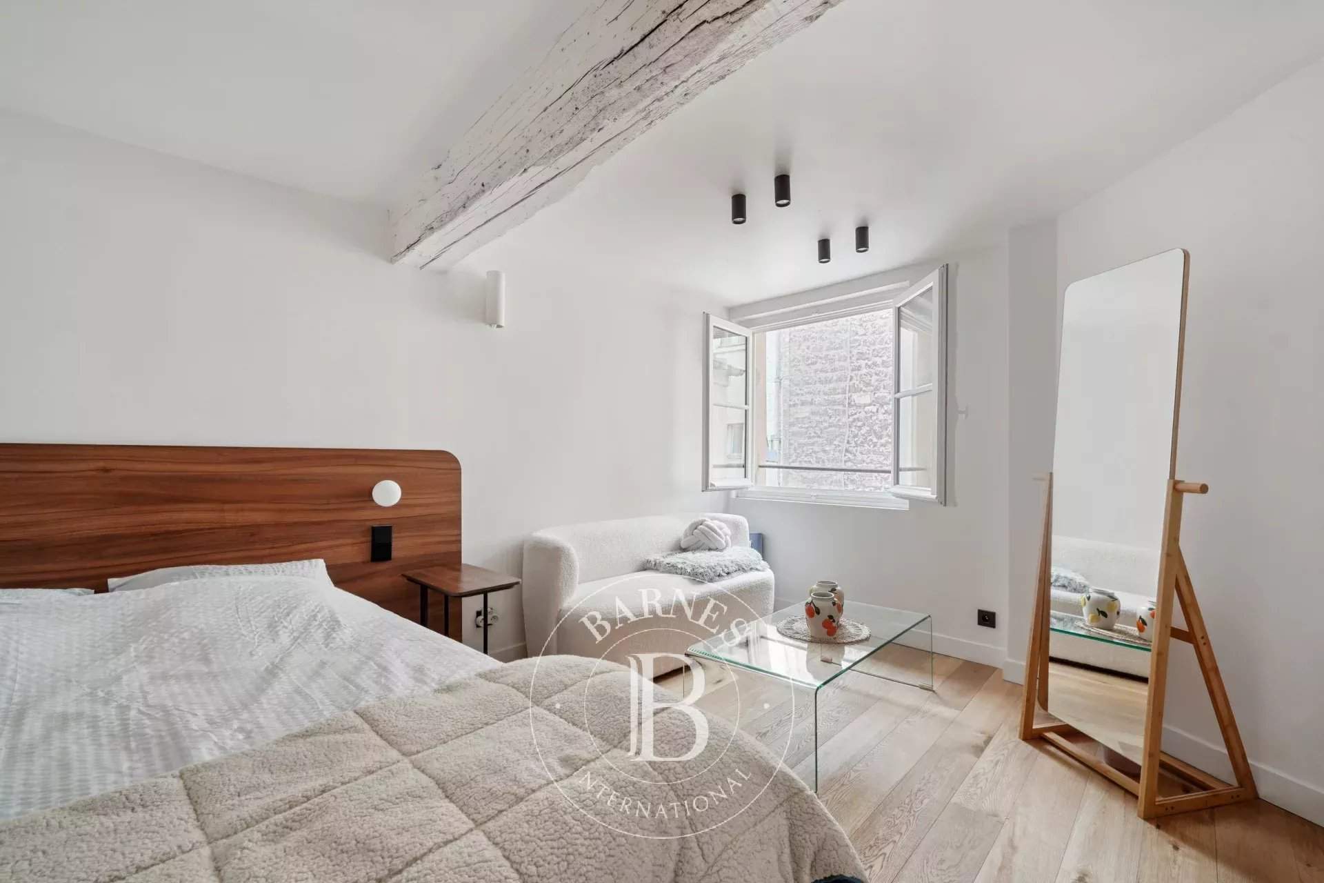 Paris  - Apartment  - picture 1