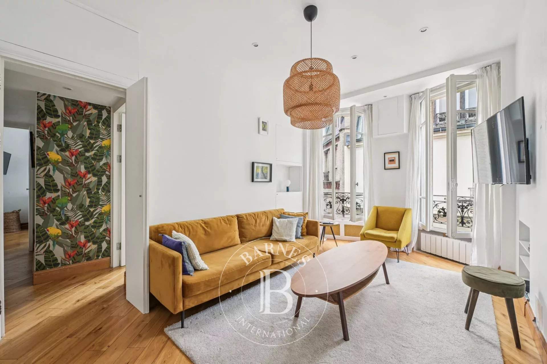 Paris  - Appartement 3 Pi&egrave;ces 2 Chambres - picture 2